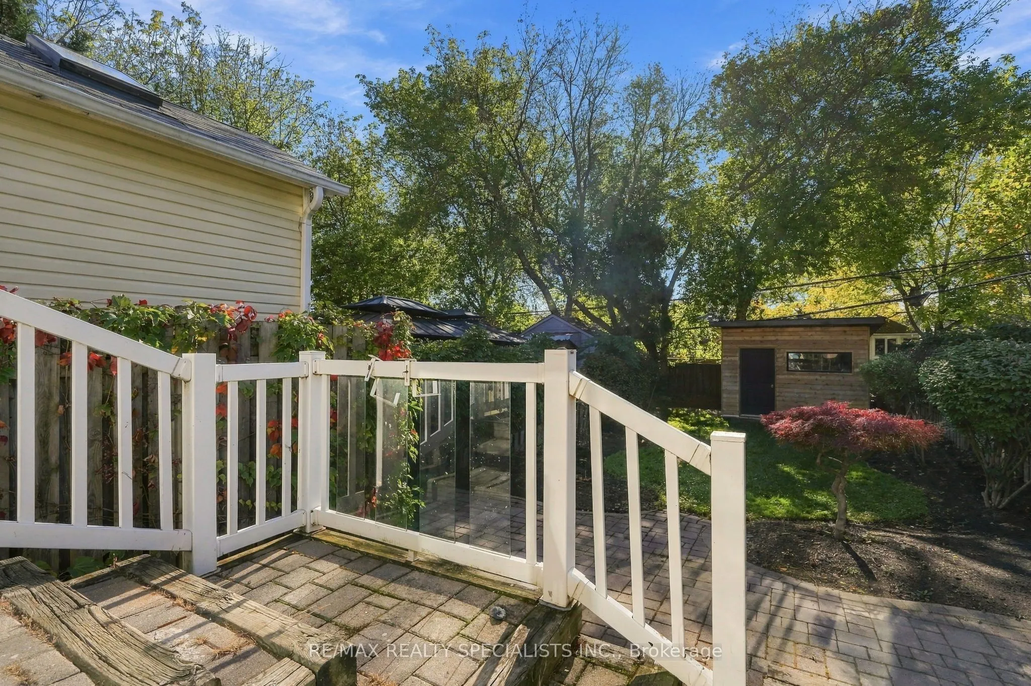 141 Lake Crescent
