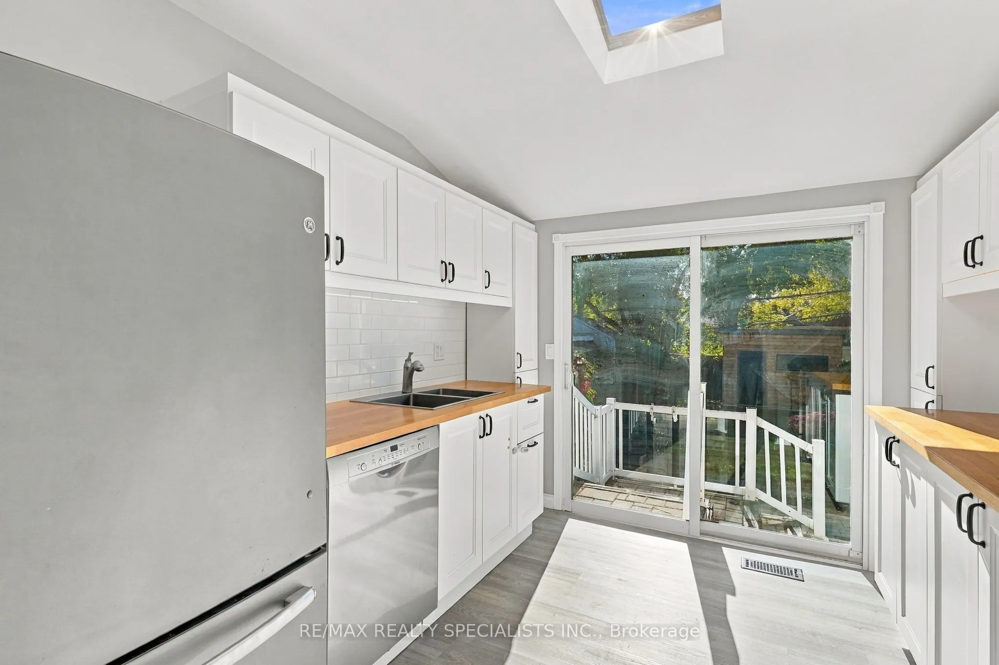 141 Lake Crescent