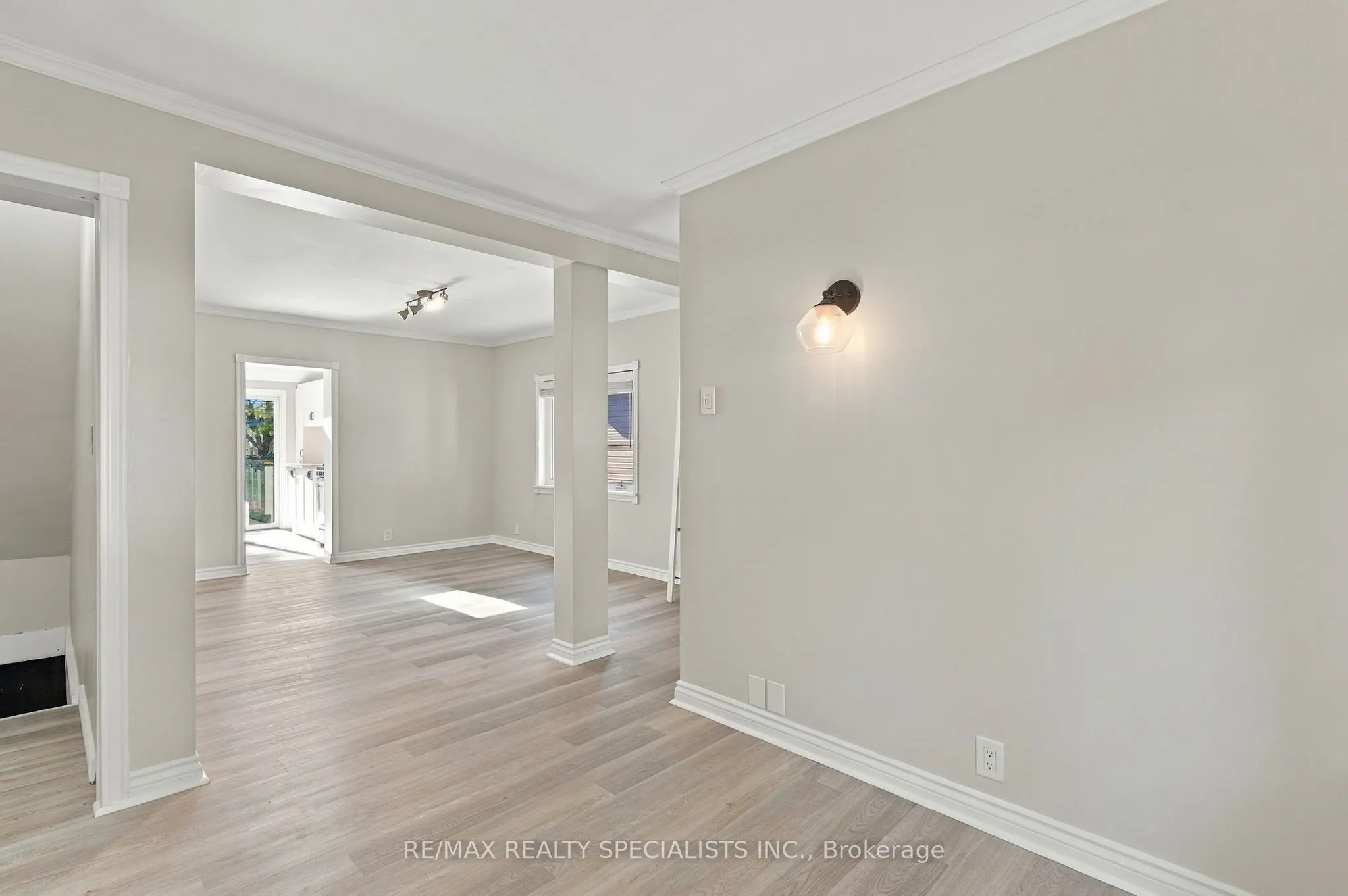 141 Lake Crescent