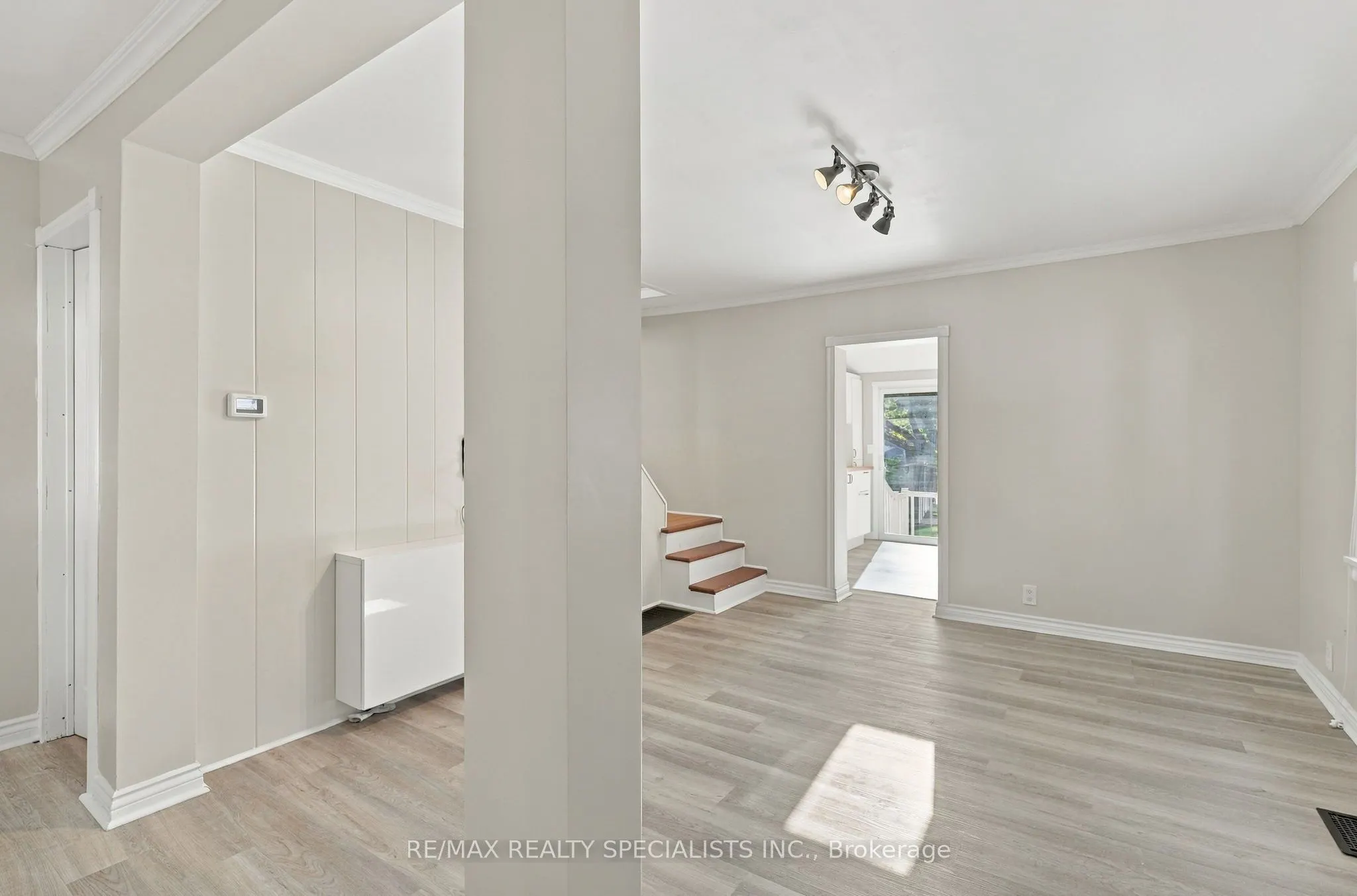 141 Lake Crescent