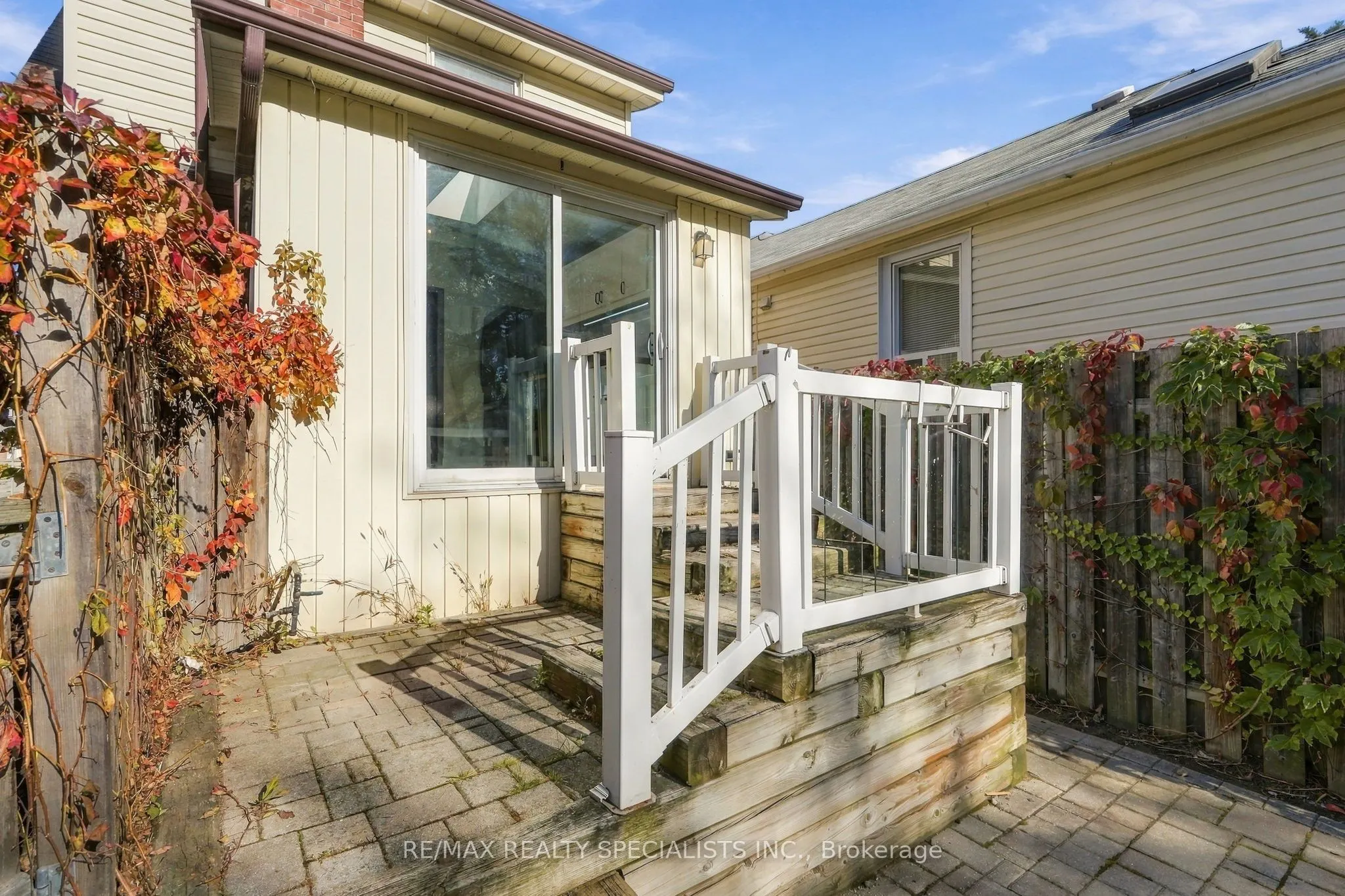 141 Lake Crescent