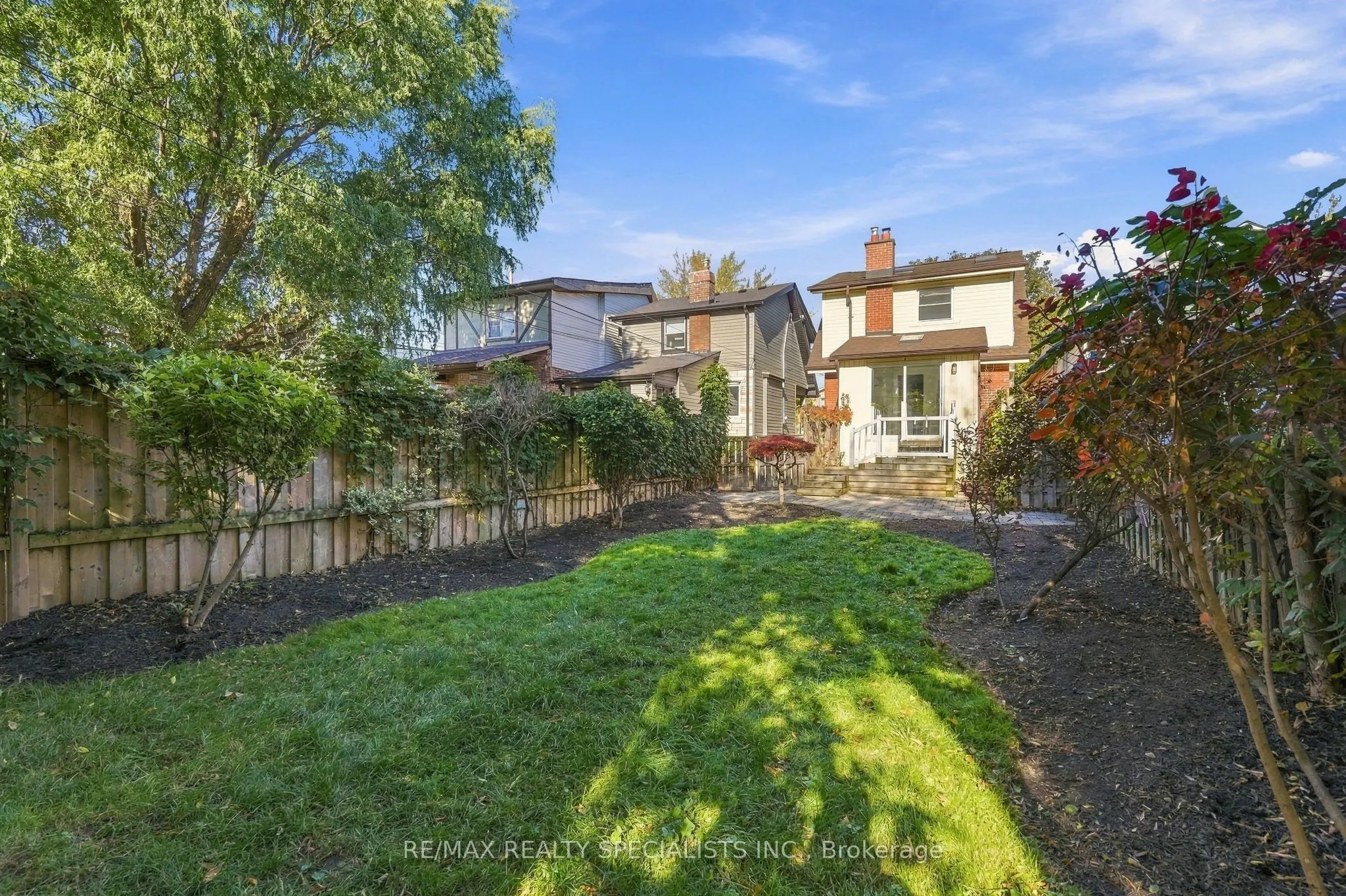 141 Lake Crescent