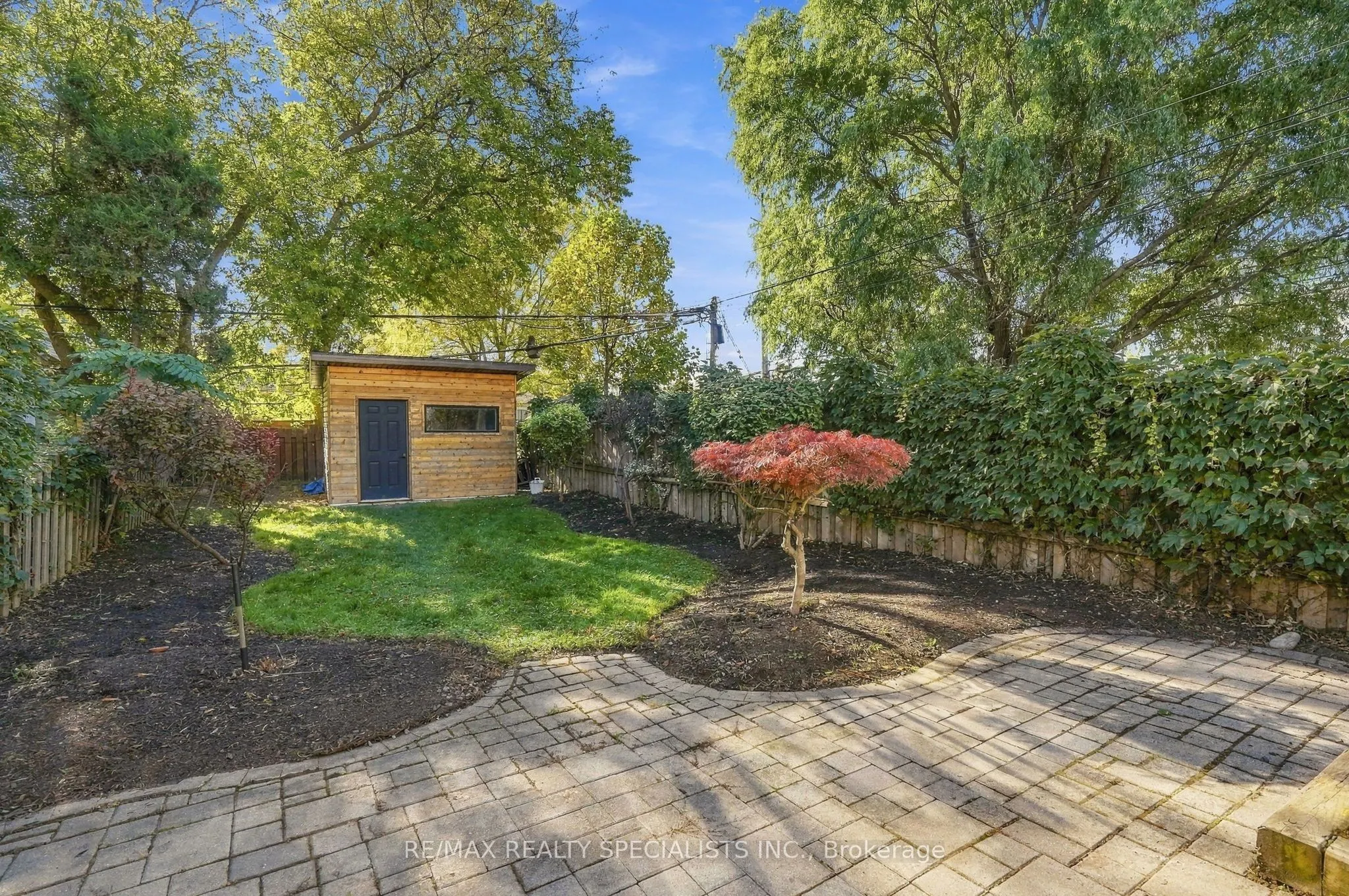 141 Lake Crescent