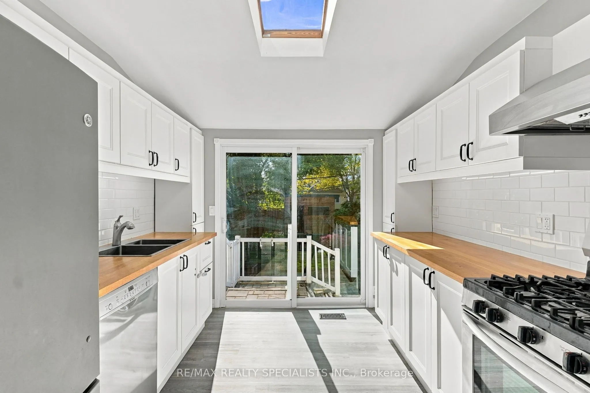 141 Lake Crescent