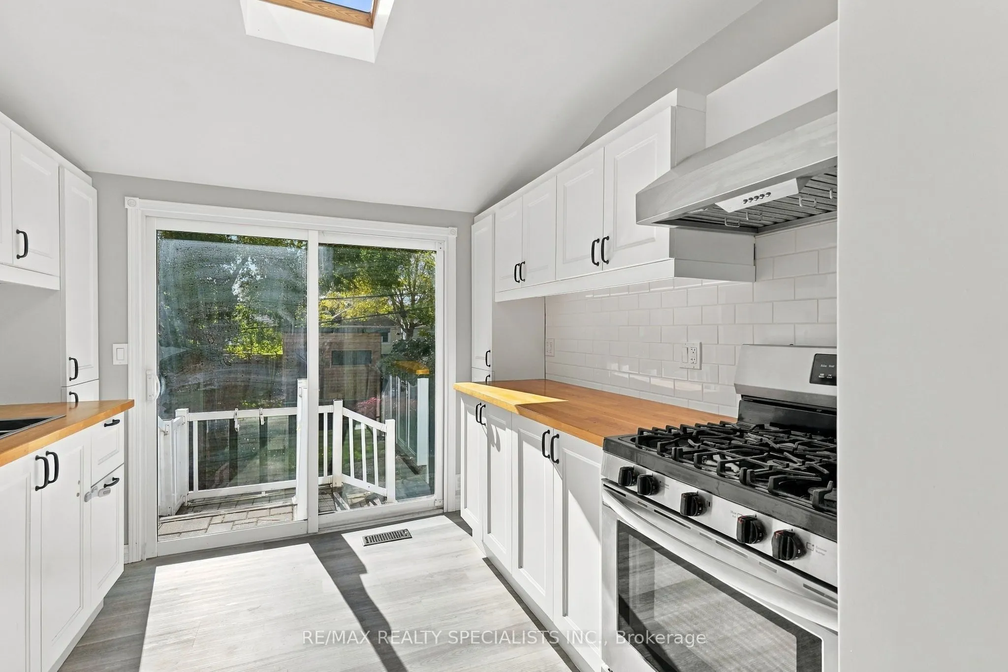 141 Lake Crescent