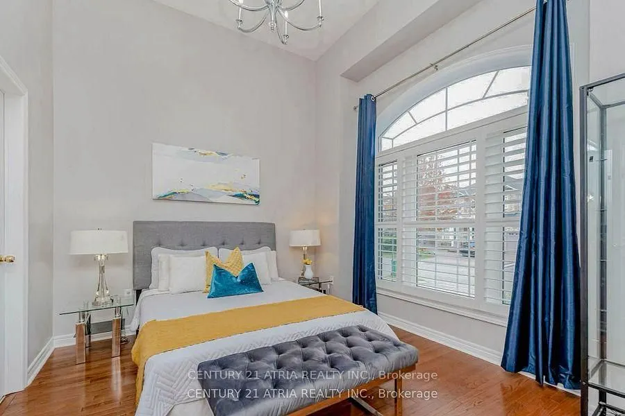 6 Shuter Lane