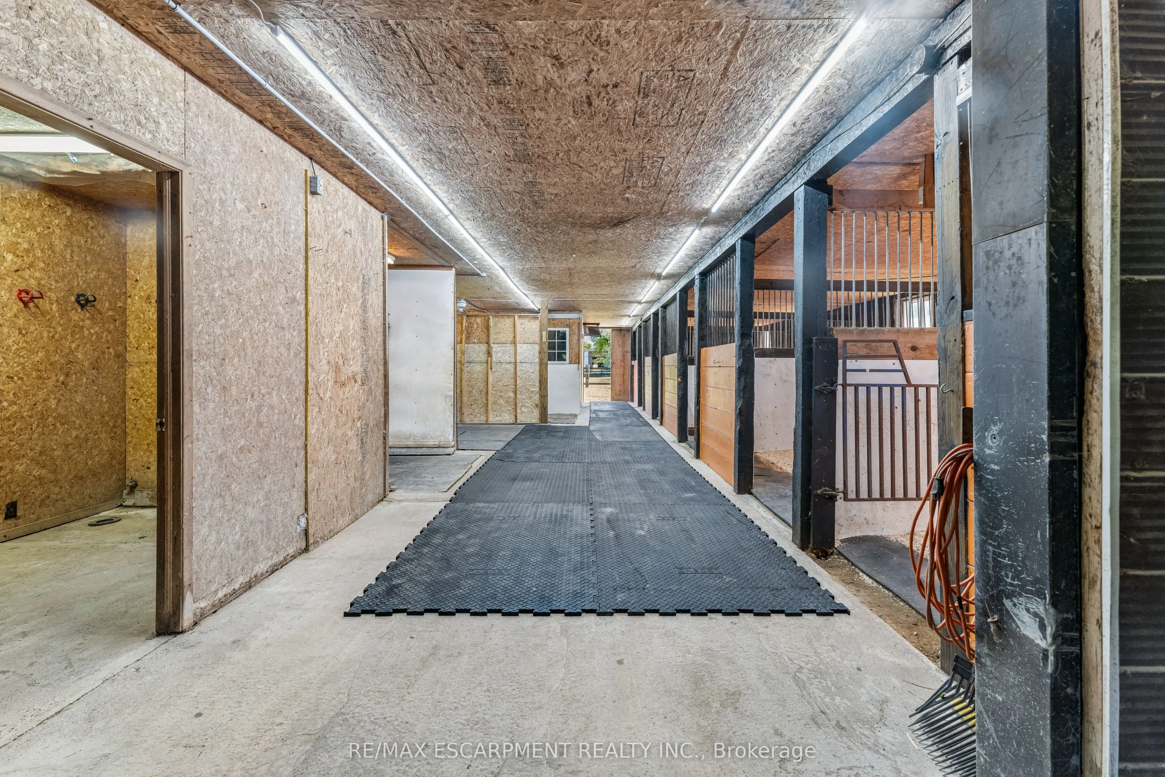 1250 Arkell Road