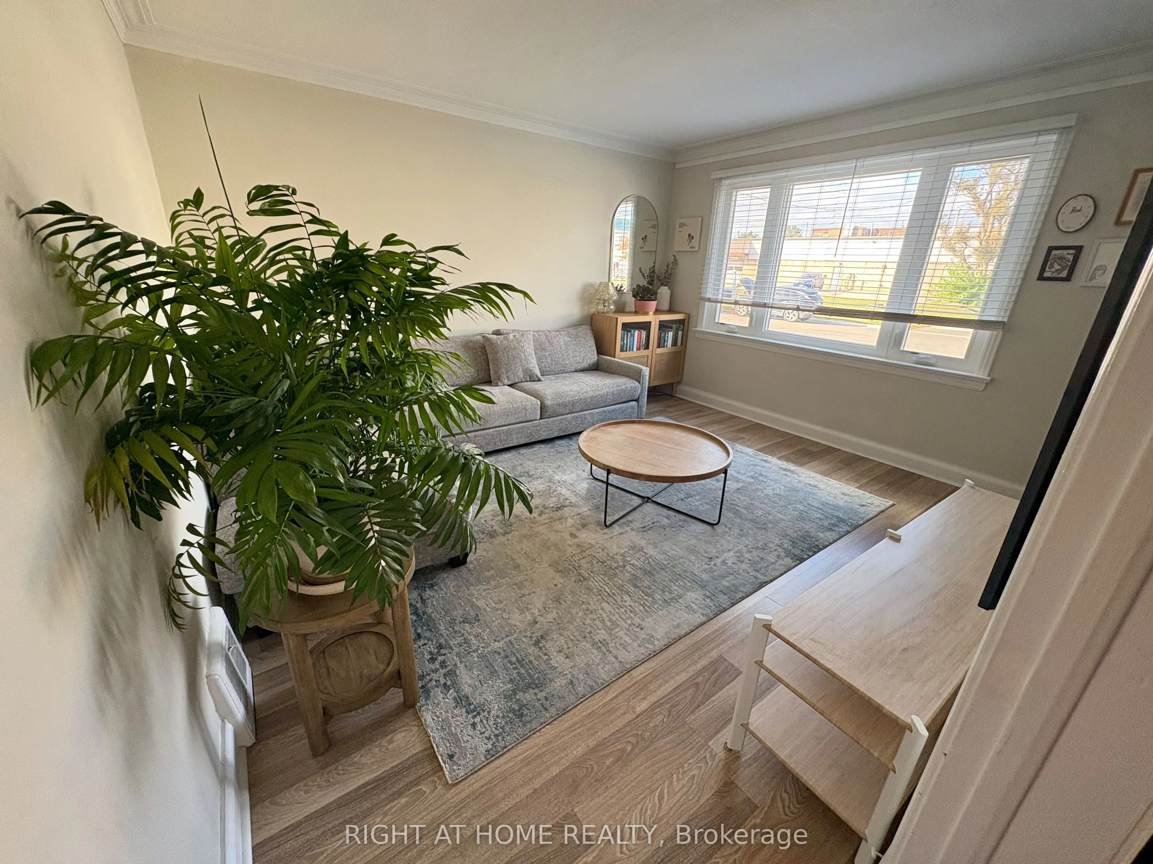 85 Floral Parkway