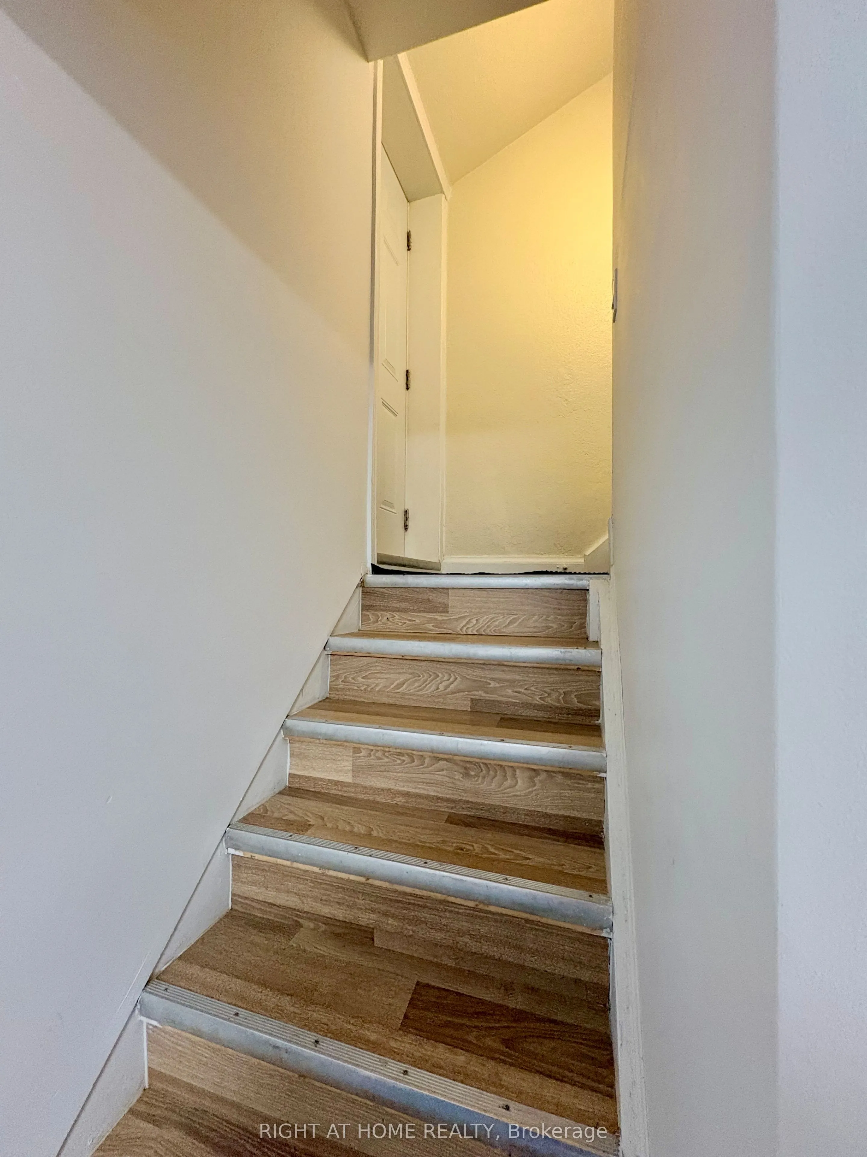 85 Floral Parkway
