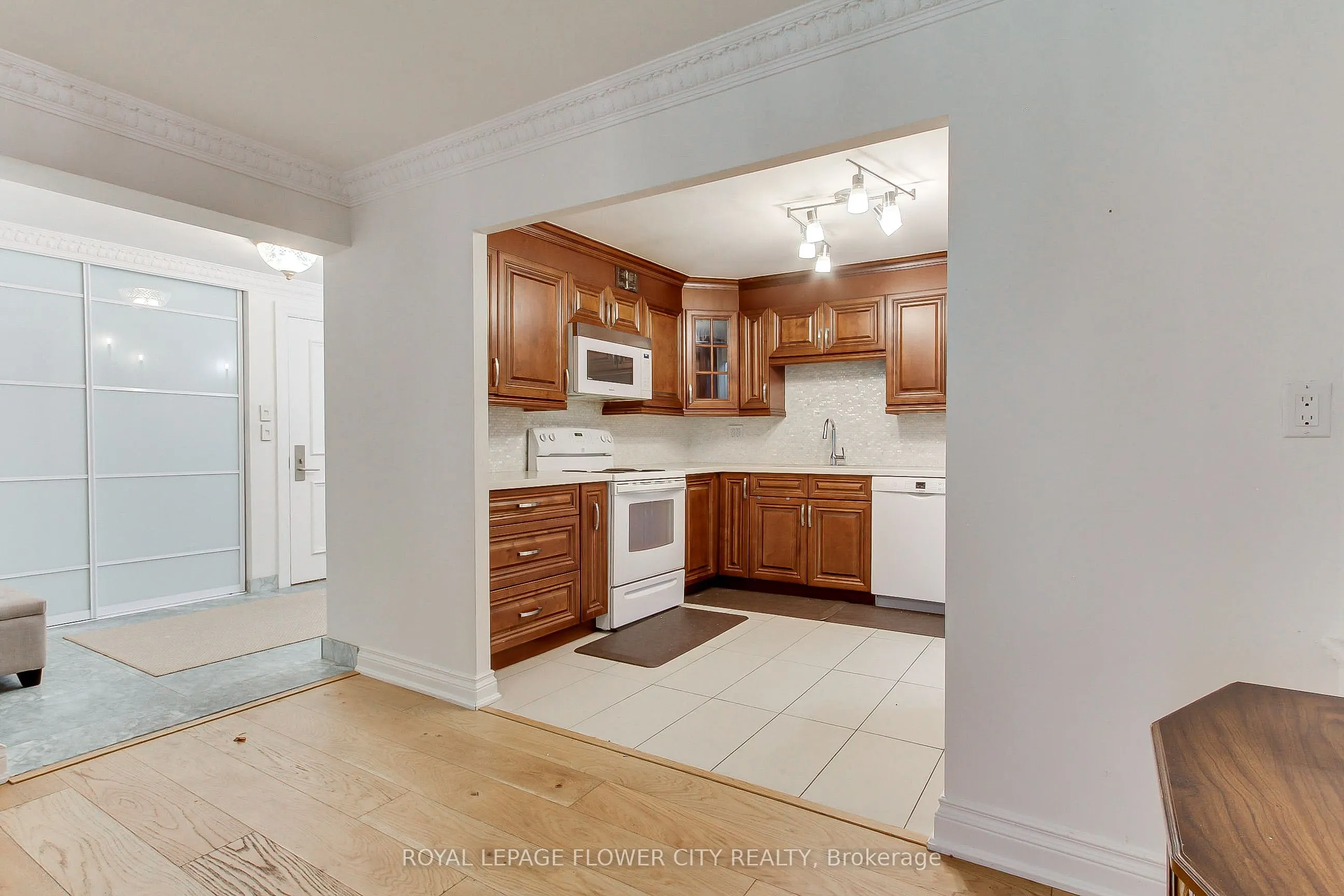 1400 Dixie Road #103