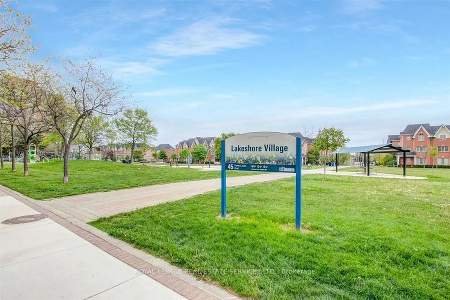 4 Elsinore Path #1005