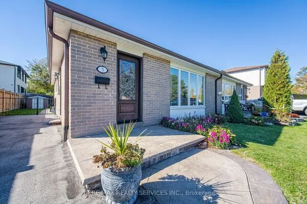 5 Drake Boulevard