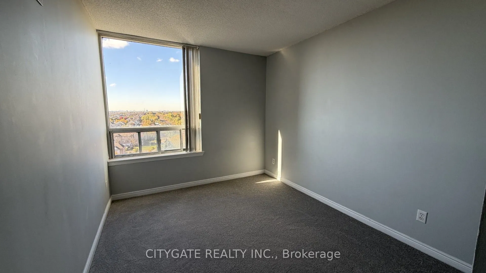 135 Hillcrest Avenue #1111