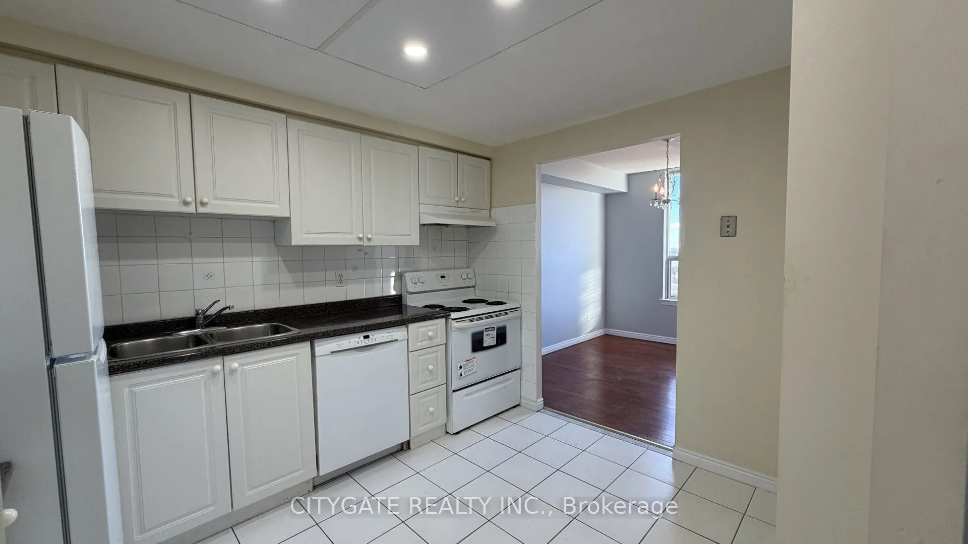 135 Hillcrest Avenue #1111