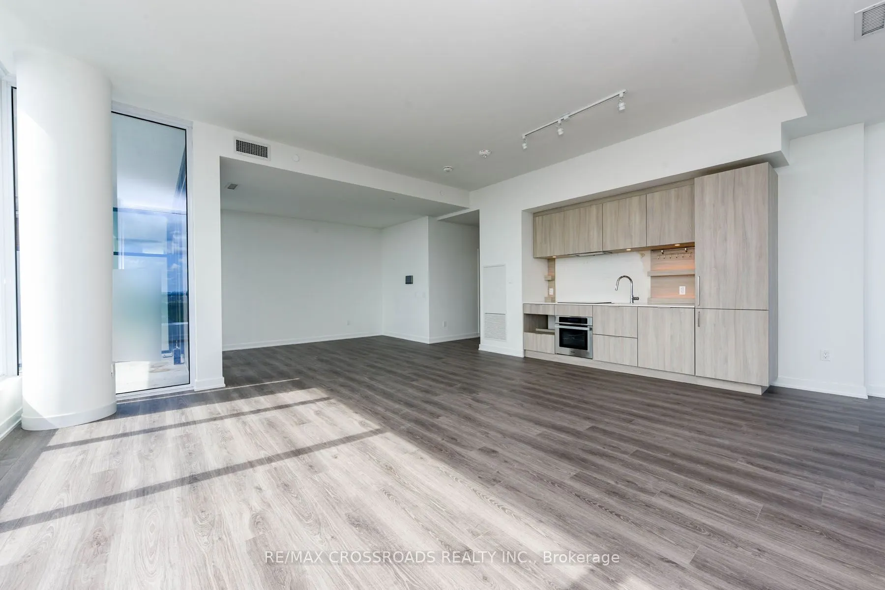 28 Ann Street #1902