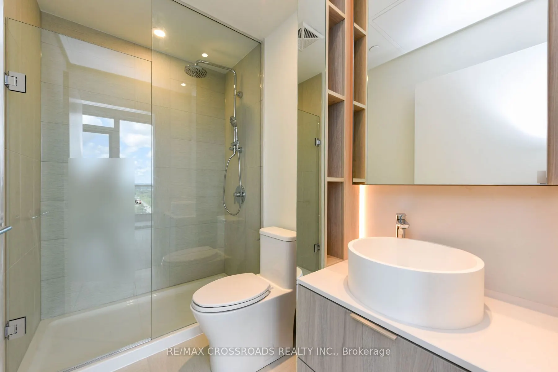 28 Ann Street #1902