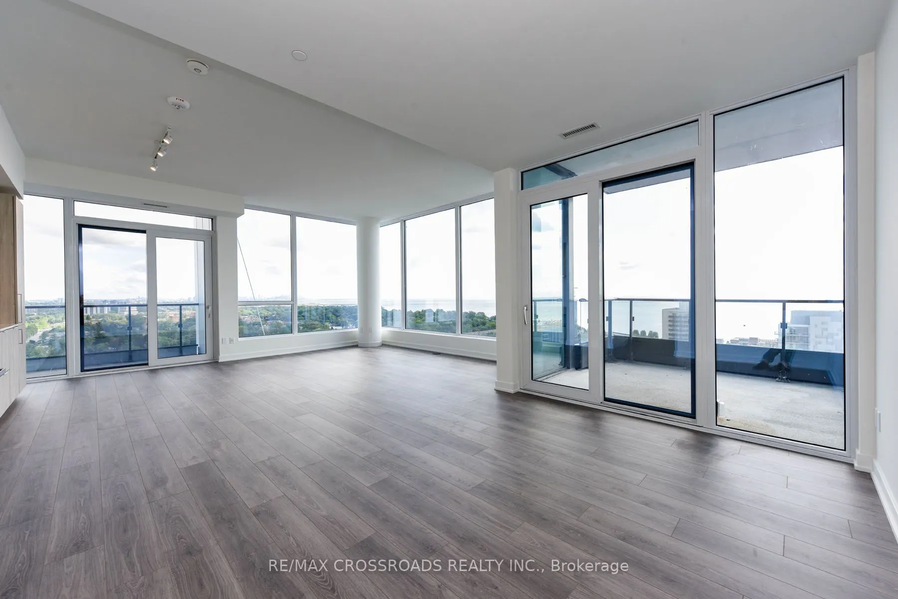 28 Ann Street #1902