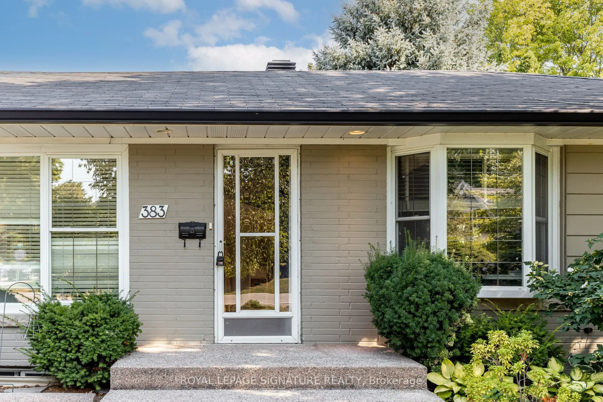 383 Maplehurst Avenue