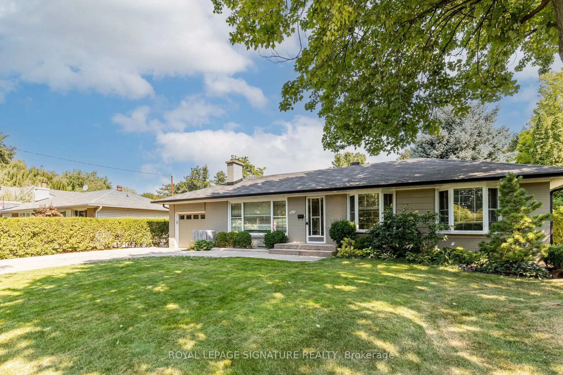 383 Maplehurst Avenue