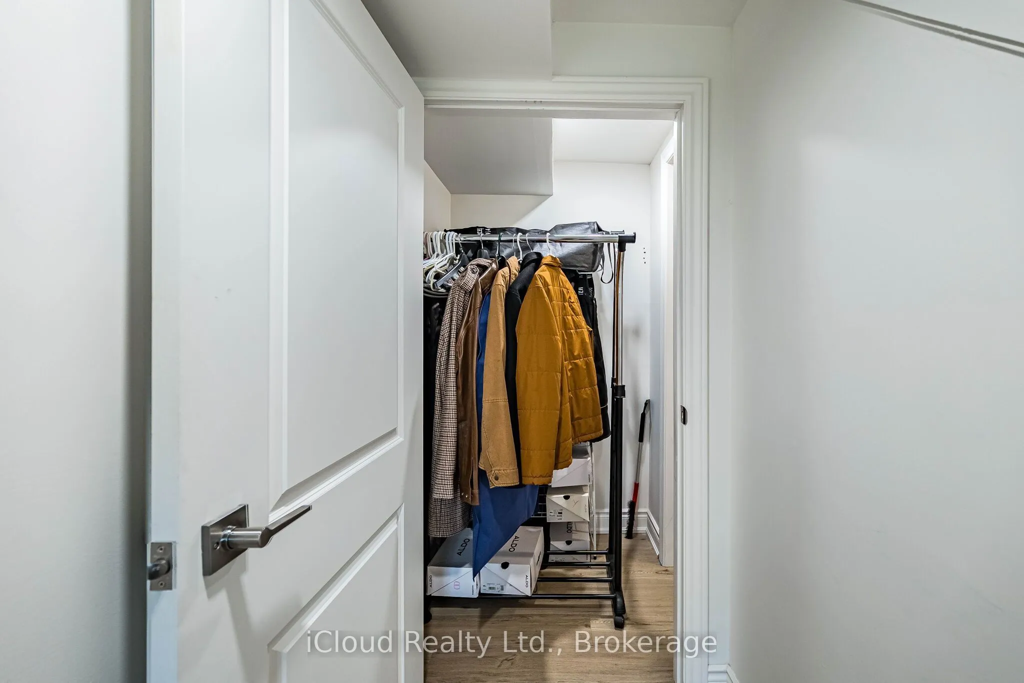 479 Ontario Street N #59