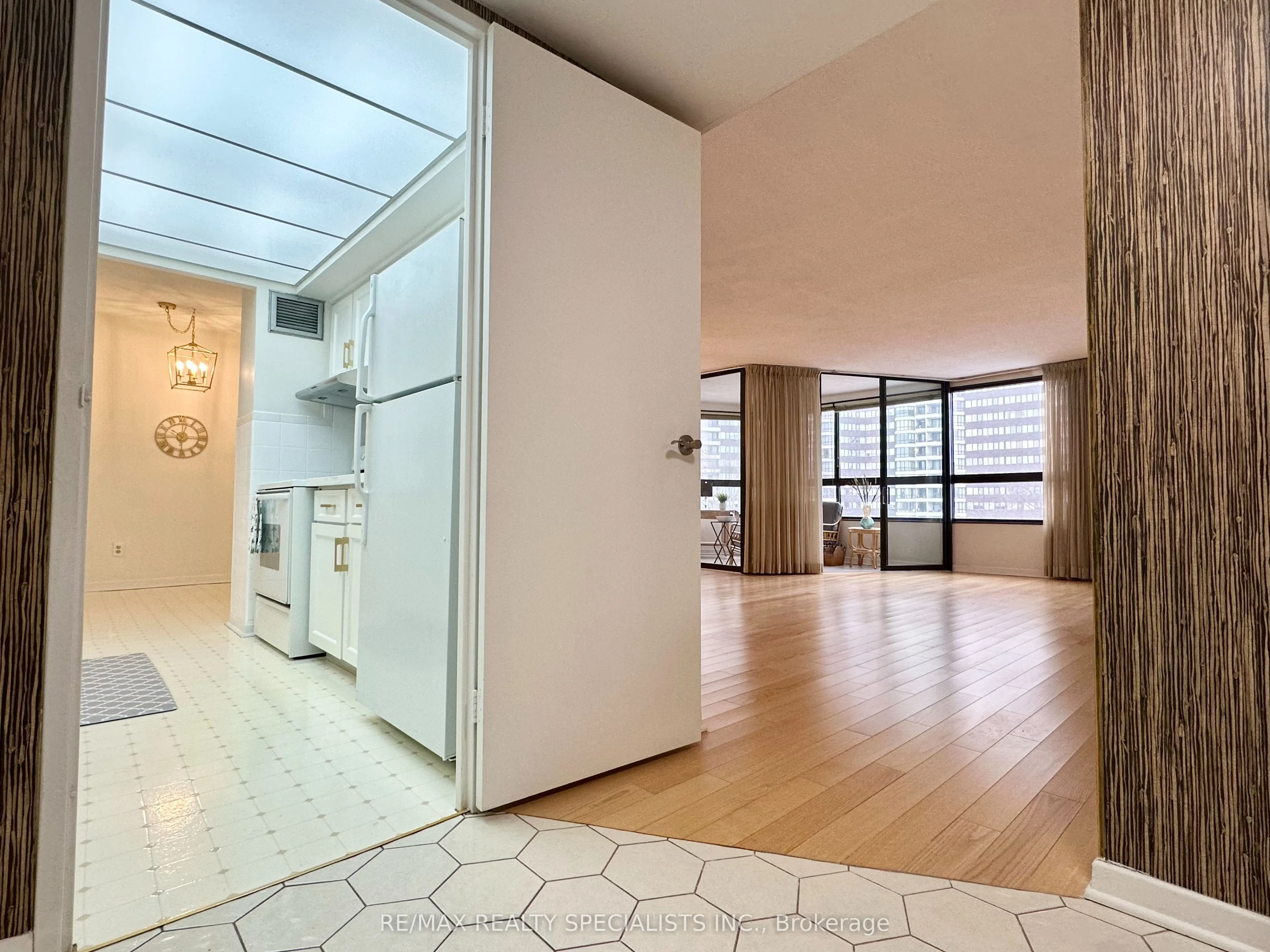 1300 Bloor Street #509