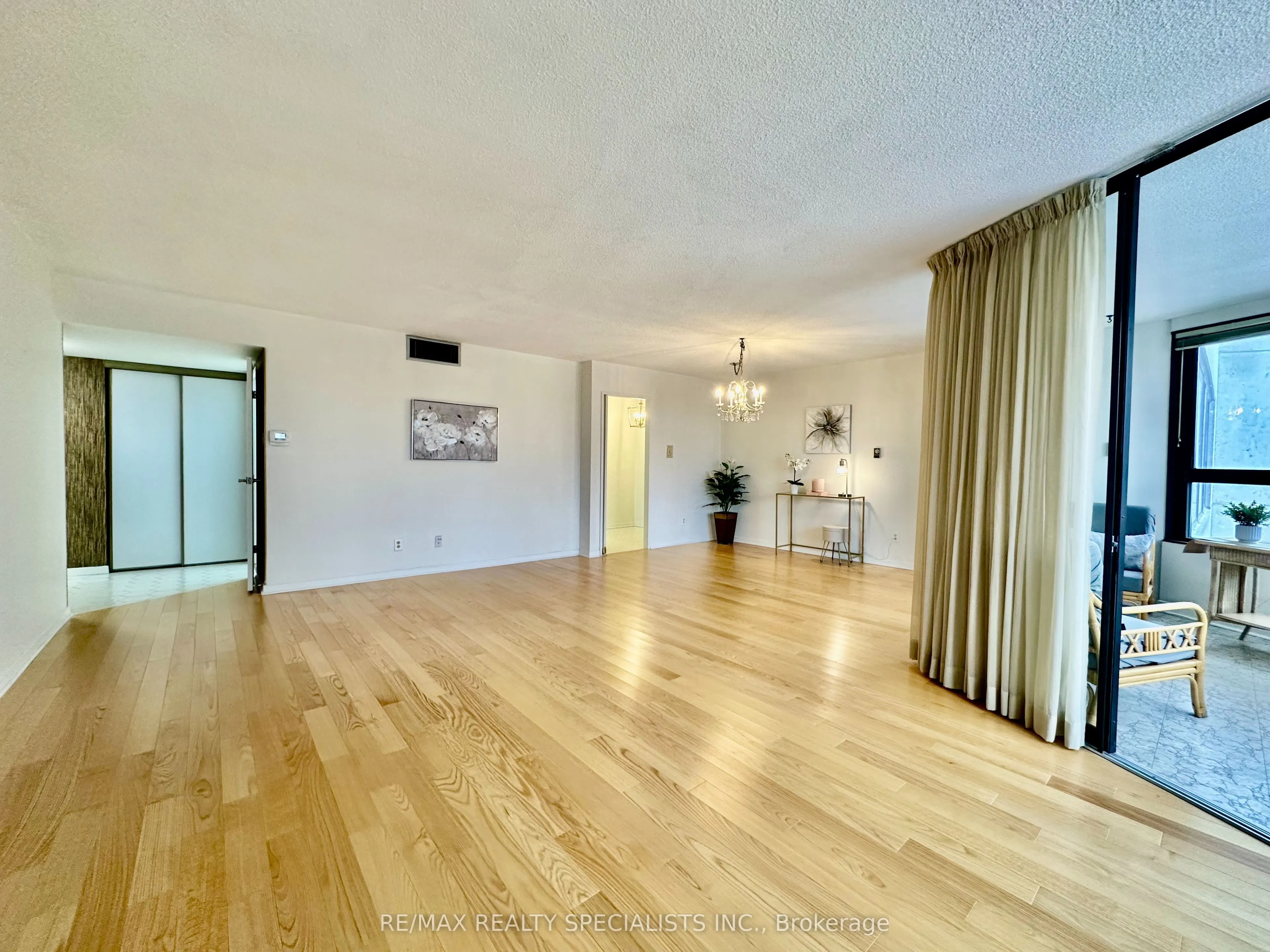 1300 Bloor Street #509