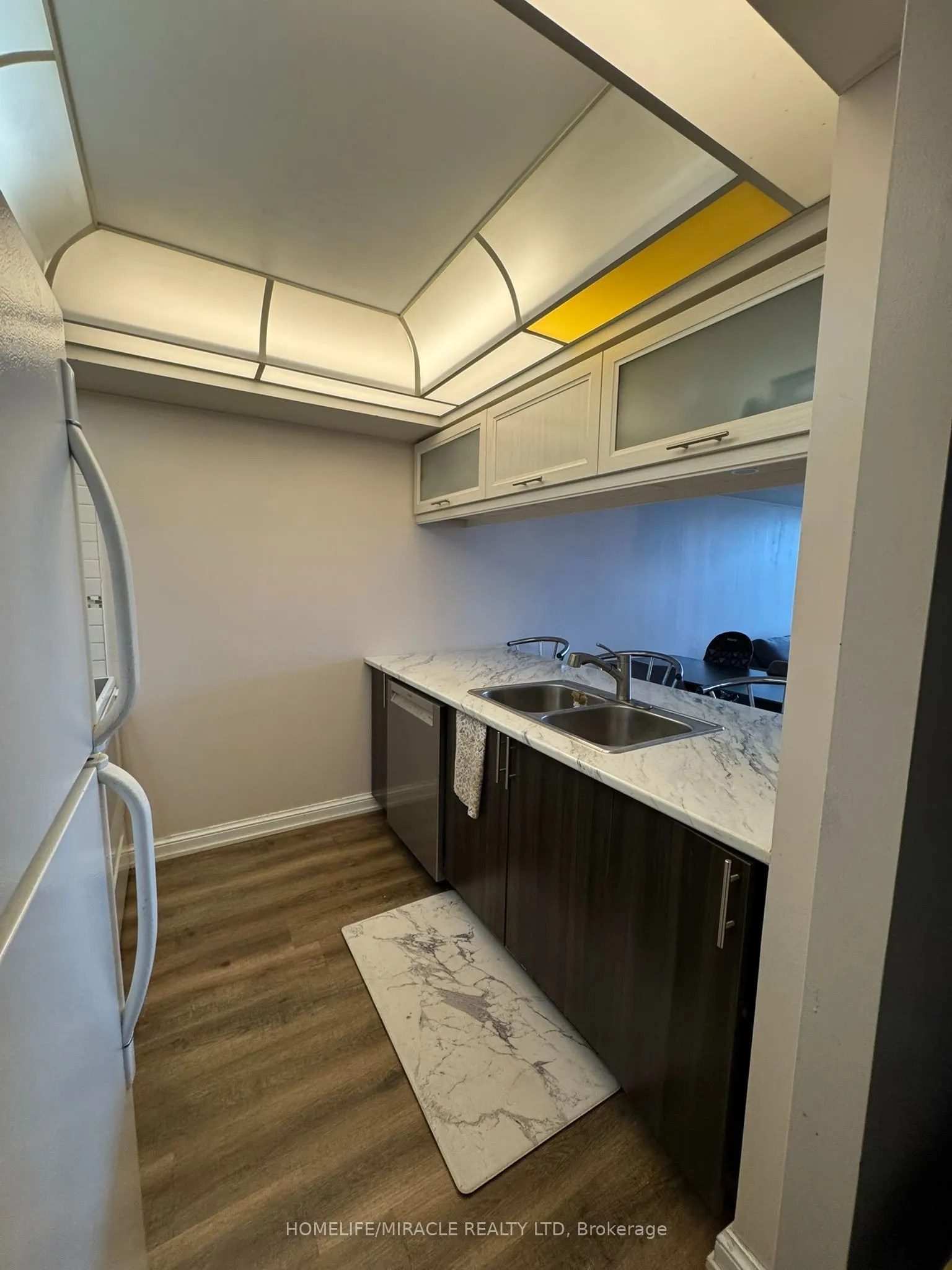 24 Hanover Road #406