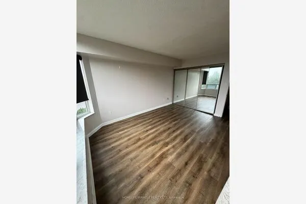 24 Hanover Road #406
