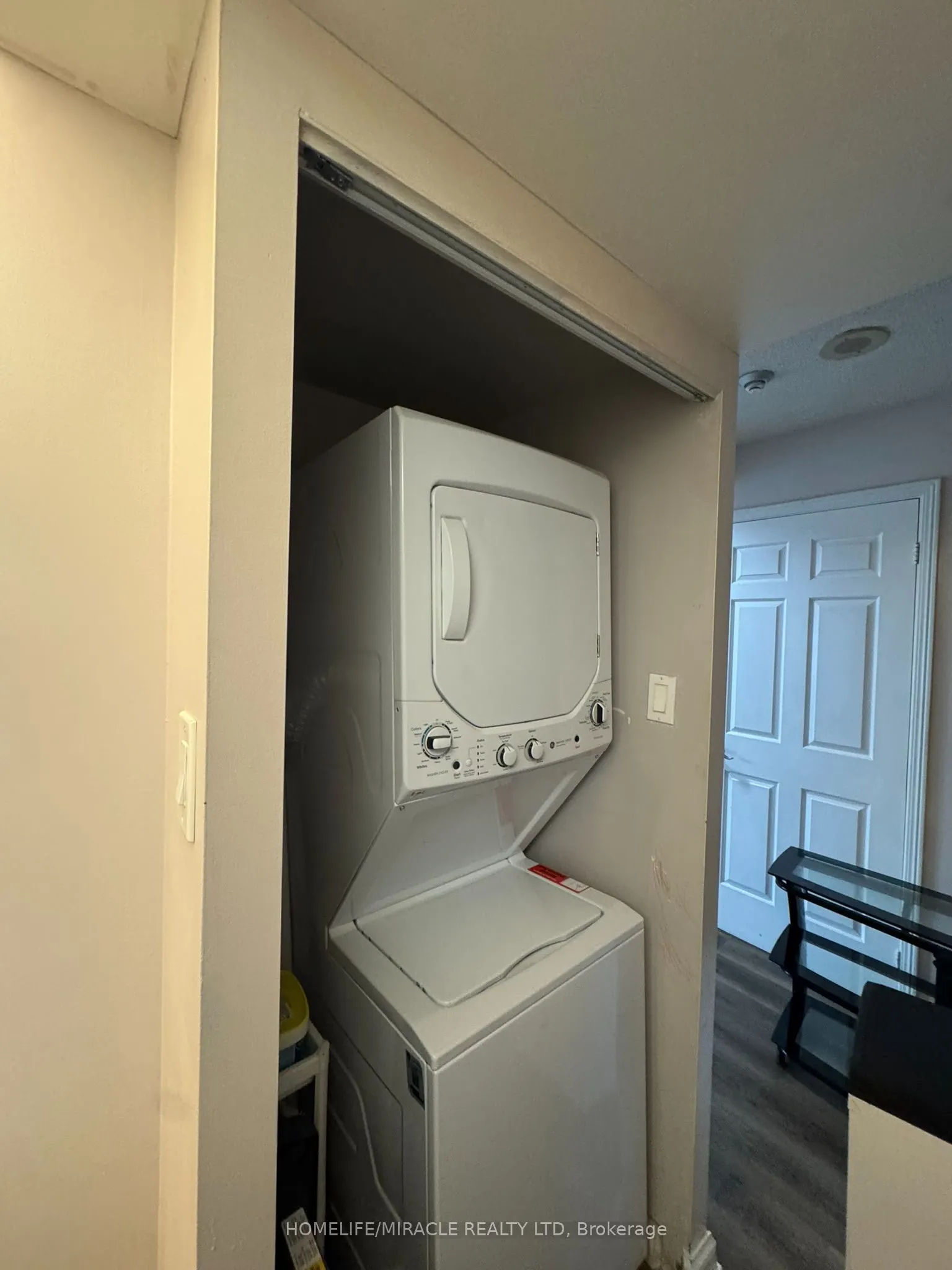 24 Hanover Road #406