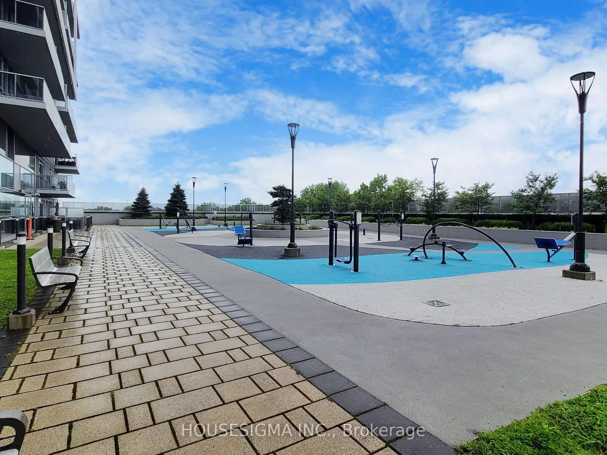 2093 Fairview Street #201