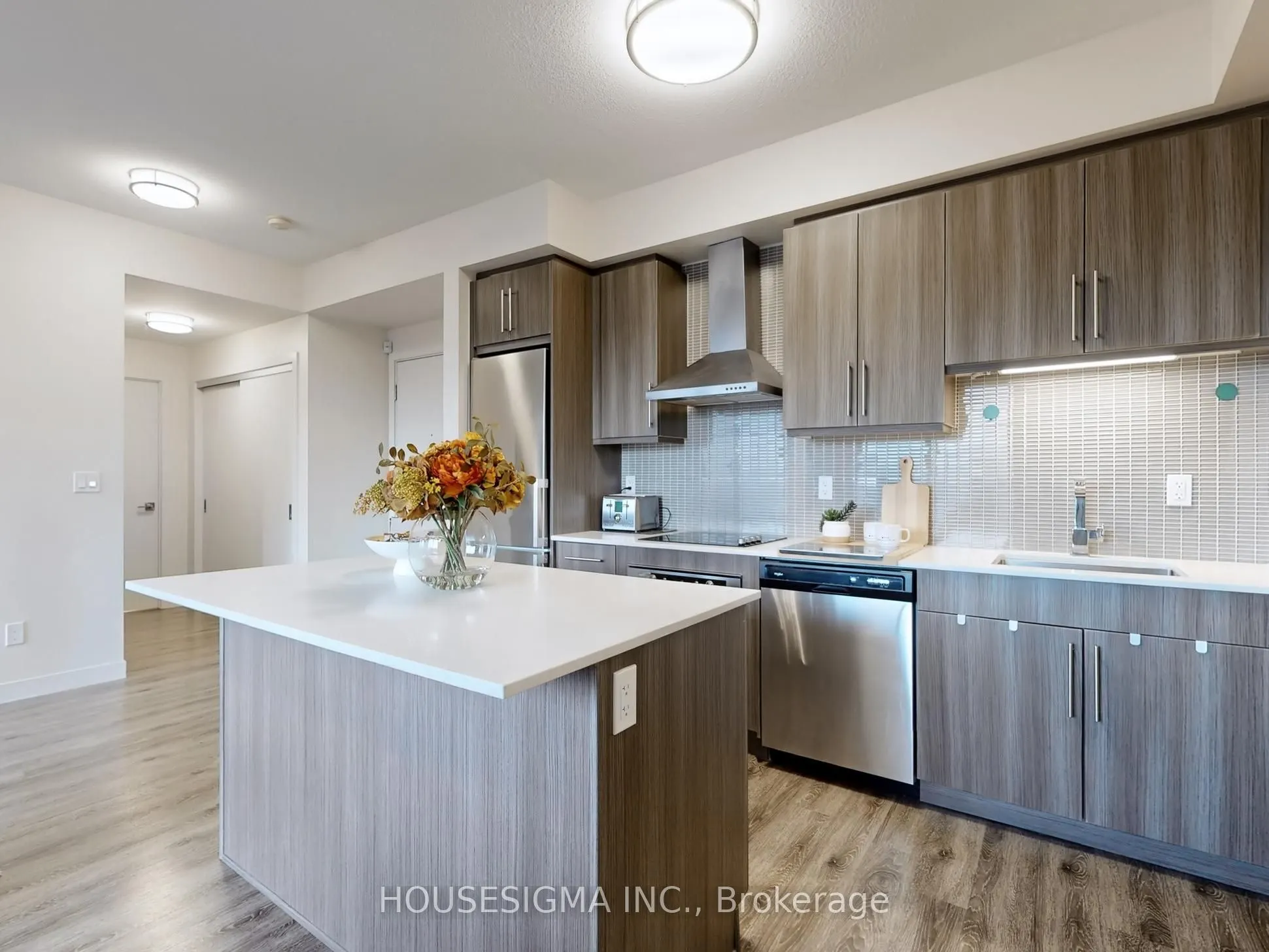 2093 Fairview Street #201