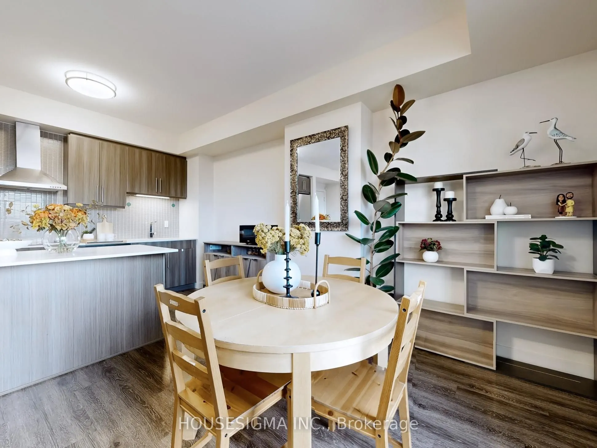 2093 Fairview Street #201
