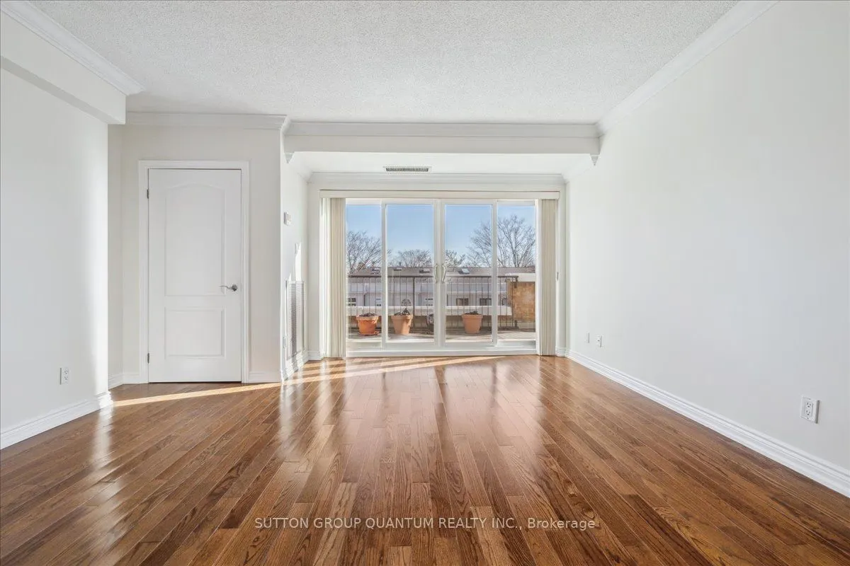 151 Robinson Street #401