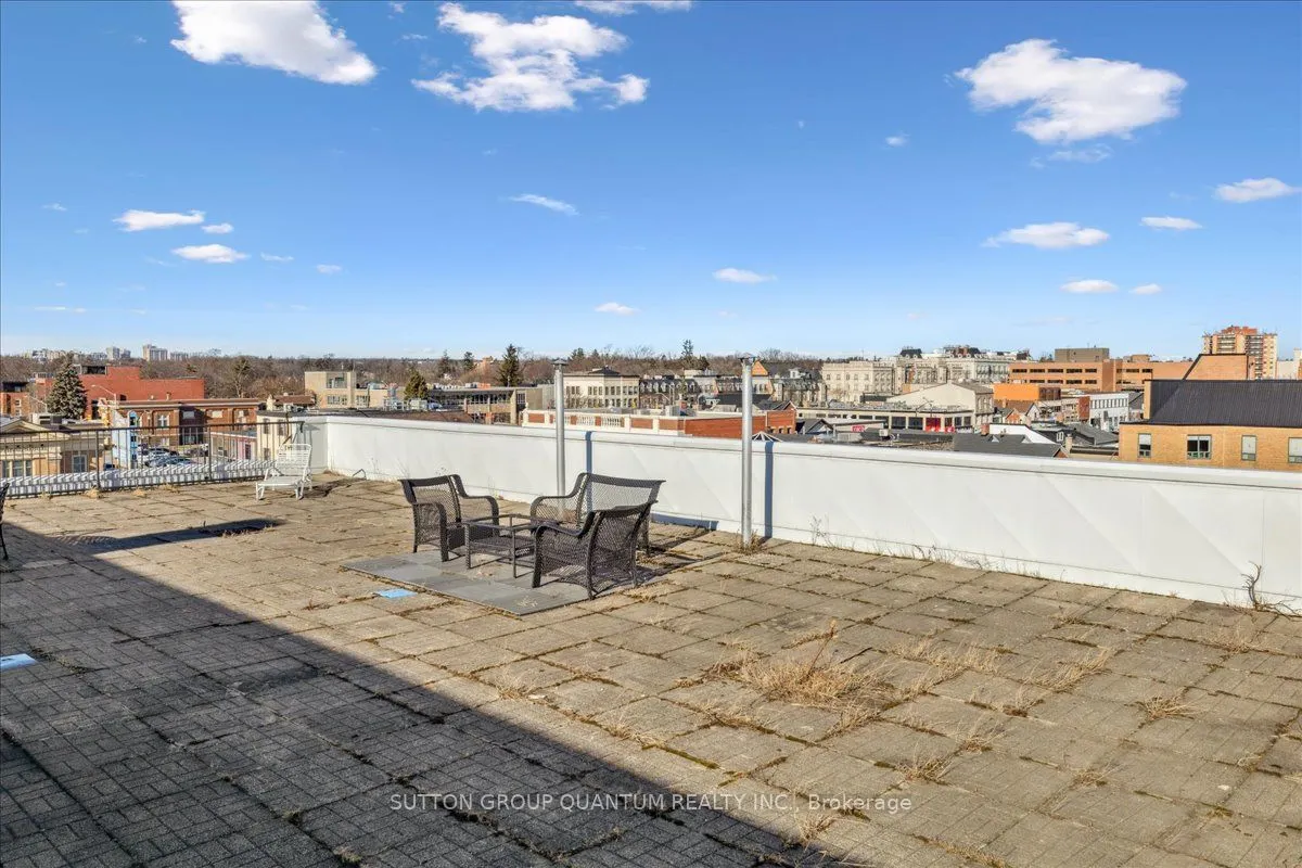 151 Robinson Street #401