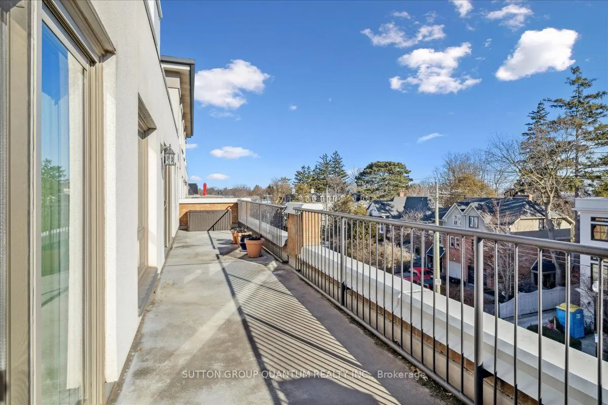 151 Robinson Street #401