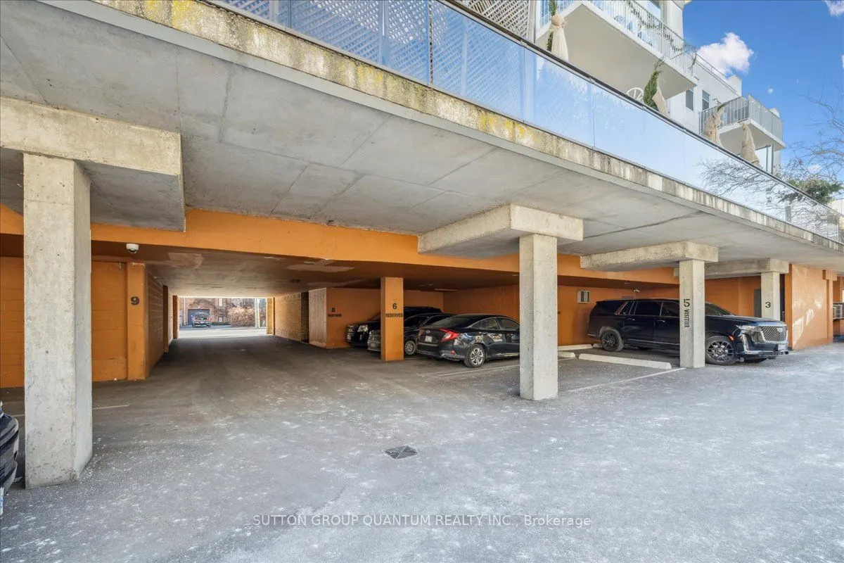 151 Robinson Street #401