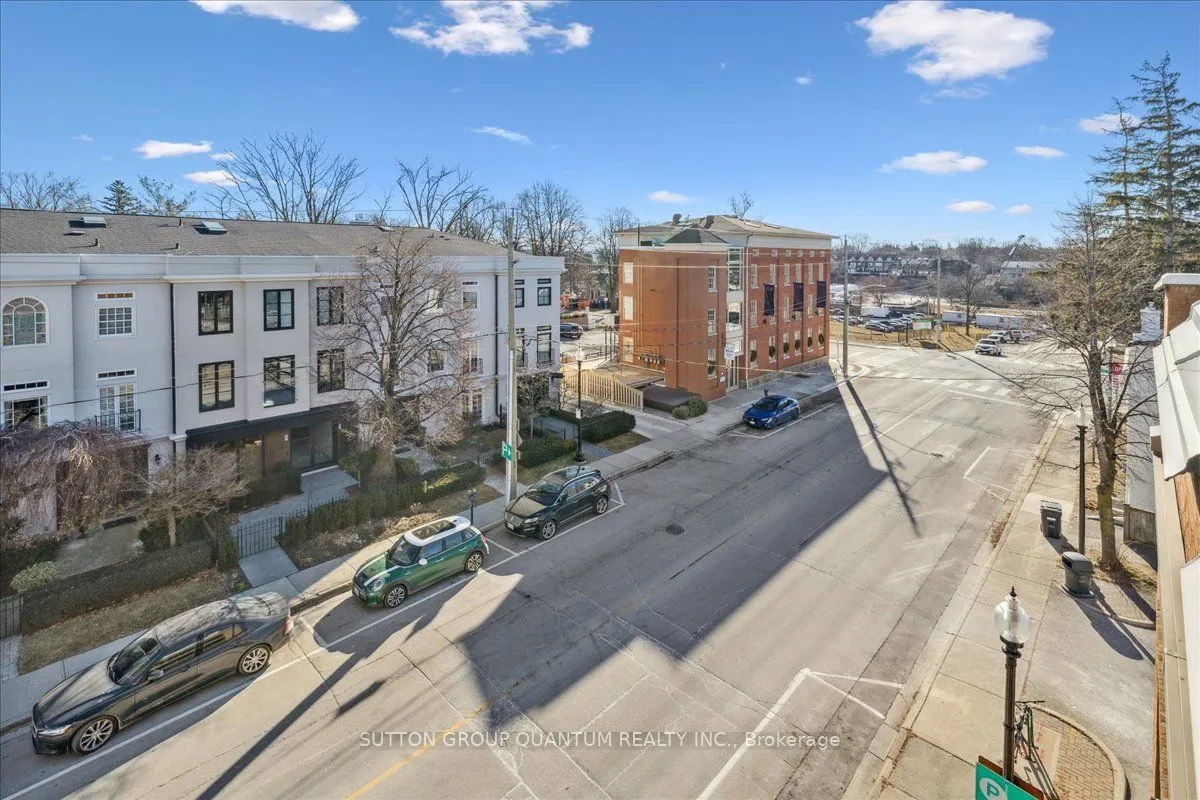 151 Robinson Street #401