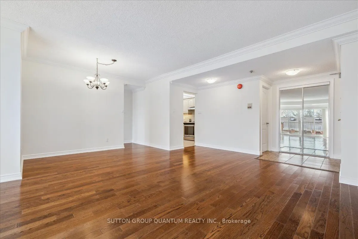 151 Robinson Street #401