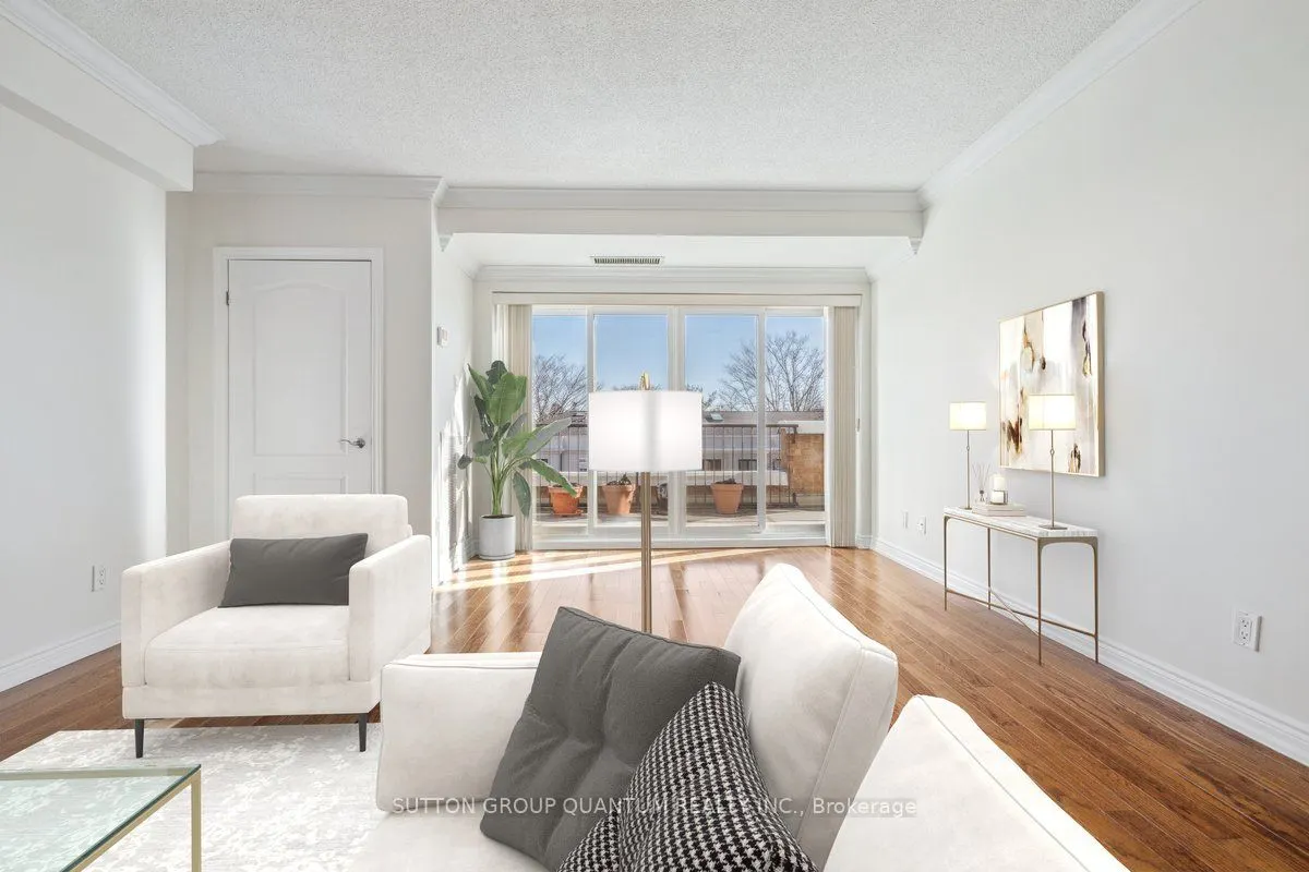 151 Robinson Street #401