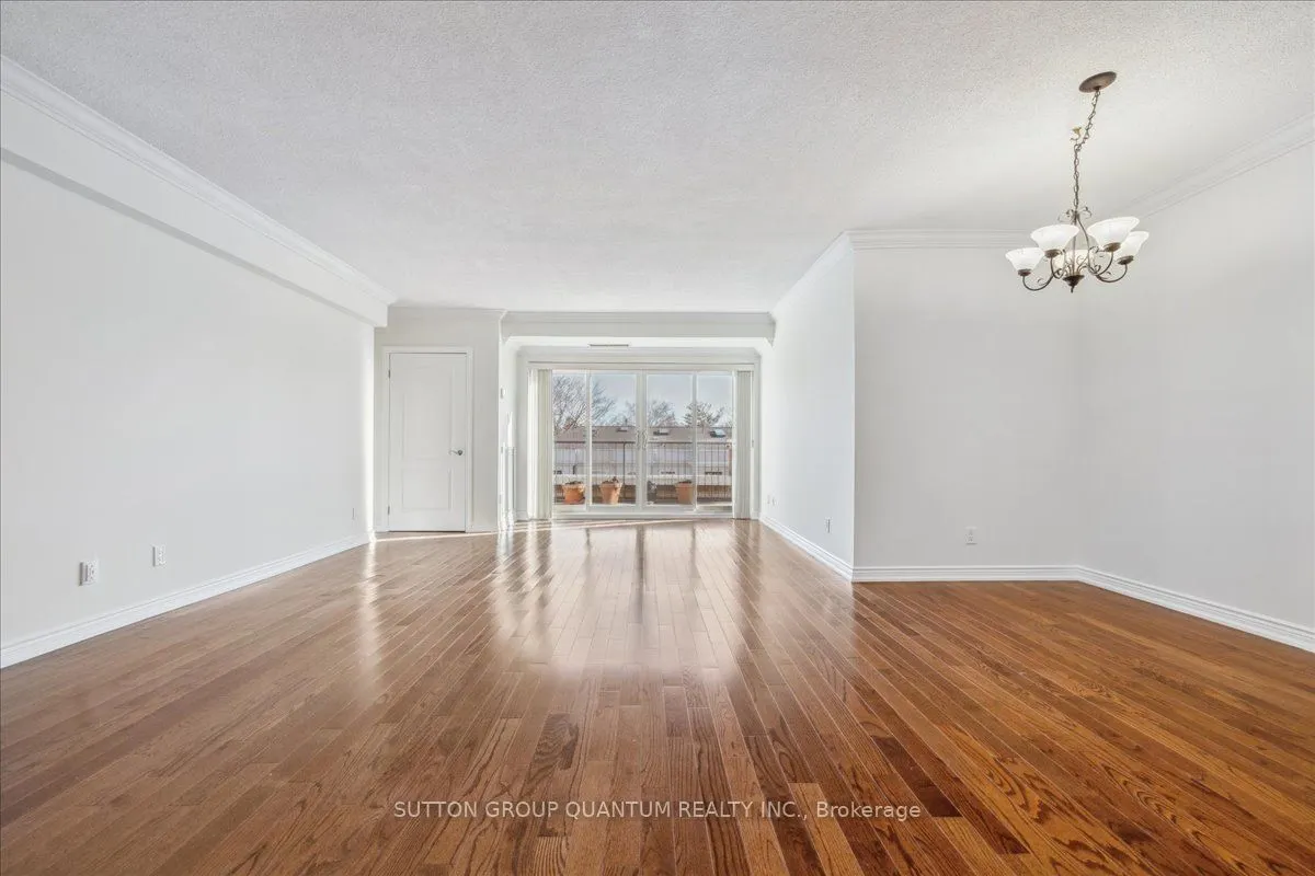 151 Robinson Street #401