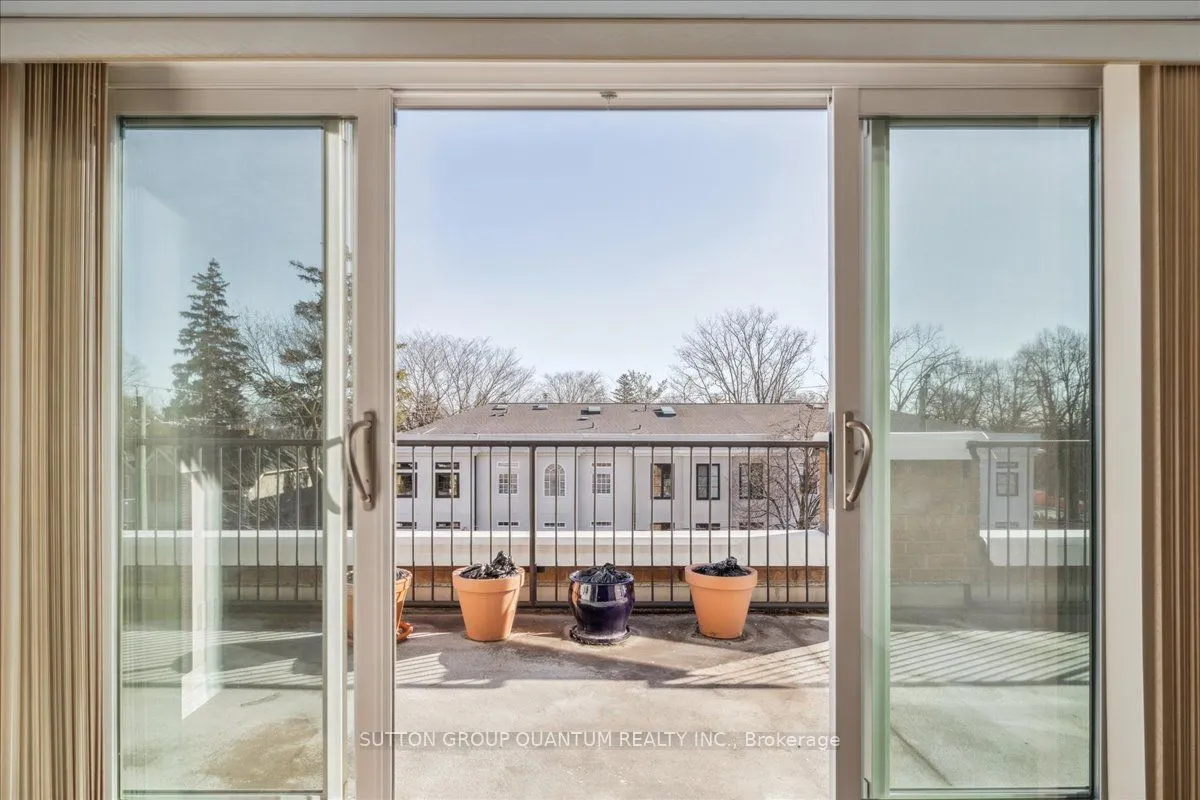 151 Robinson Street #401