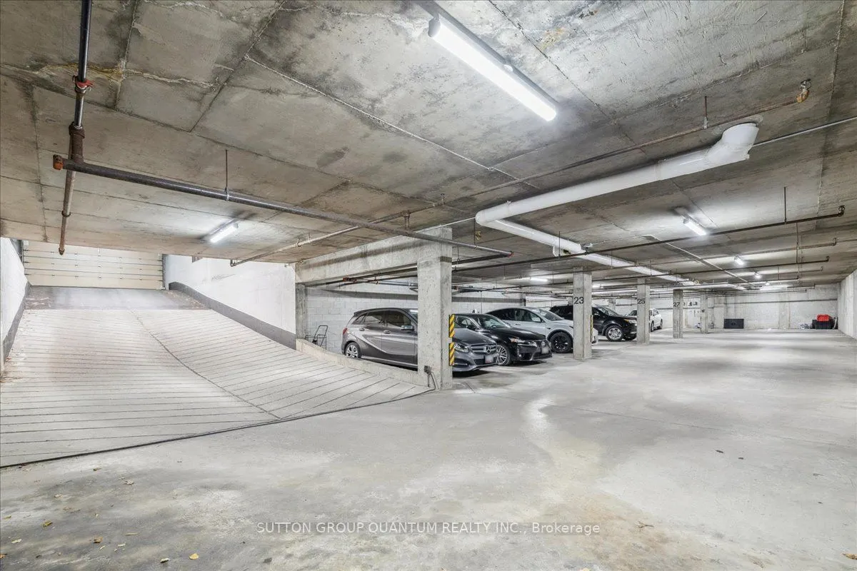 151 Robinson Street #401