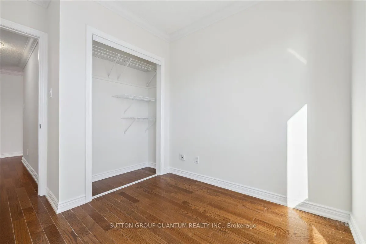 151 Robinson Street #401