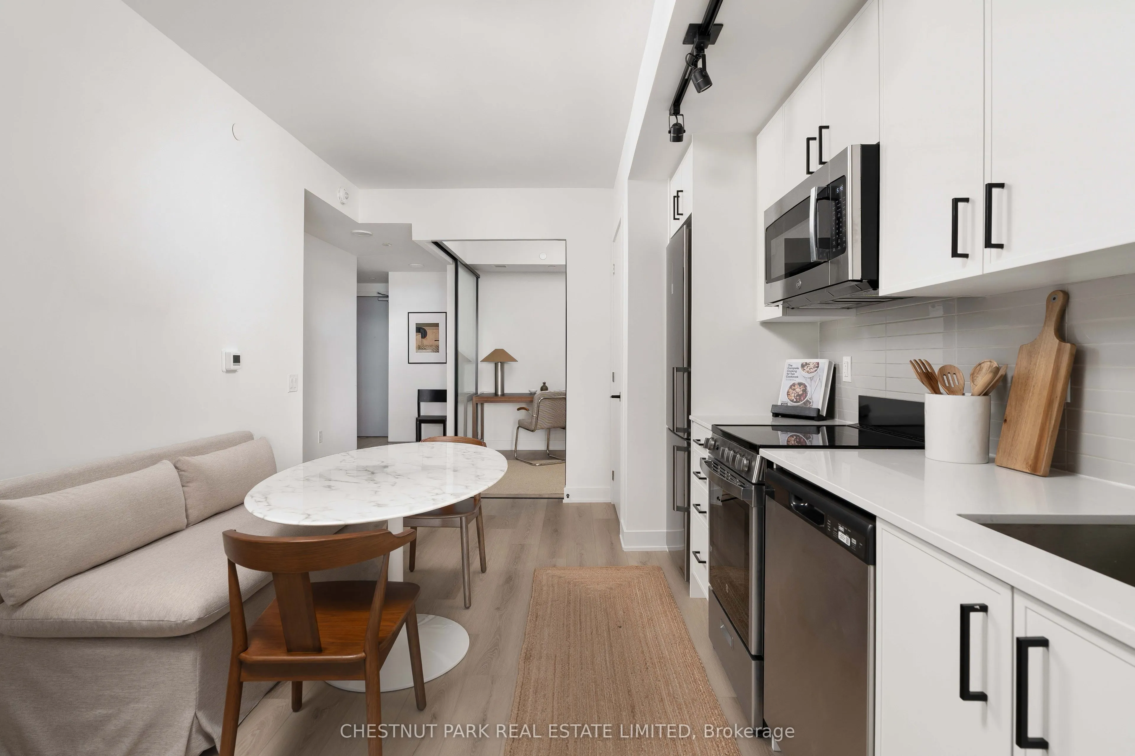 758 Dovercourt Road #1101