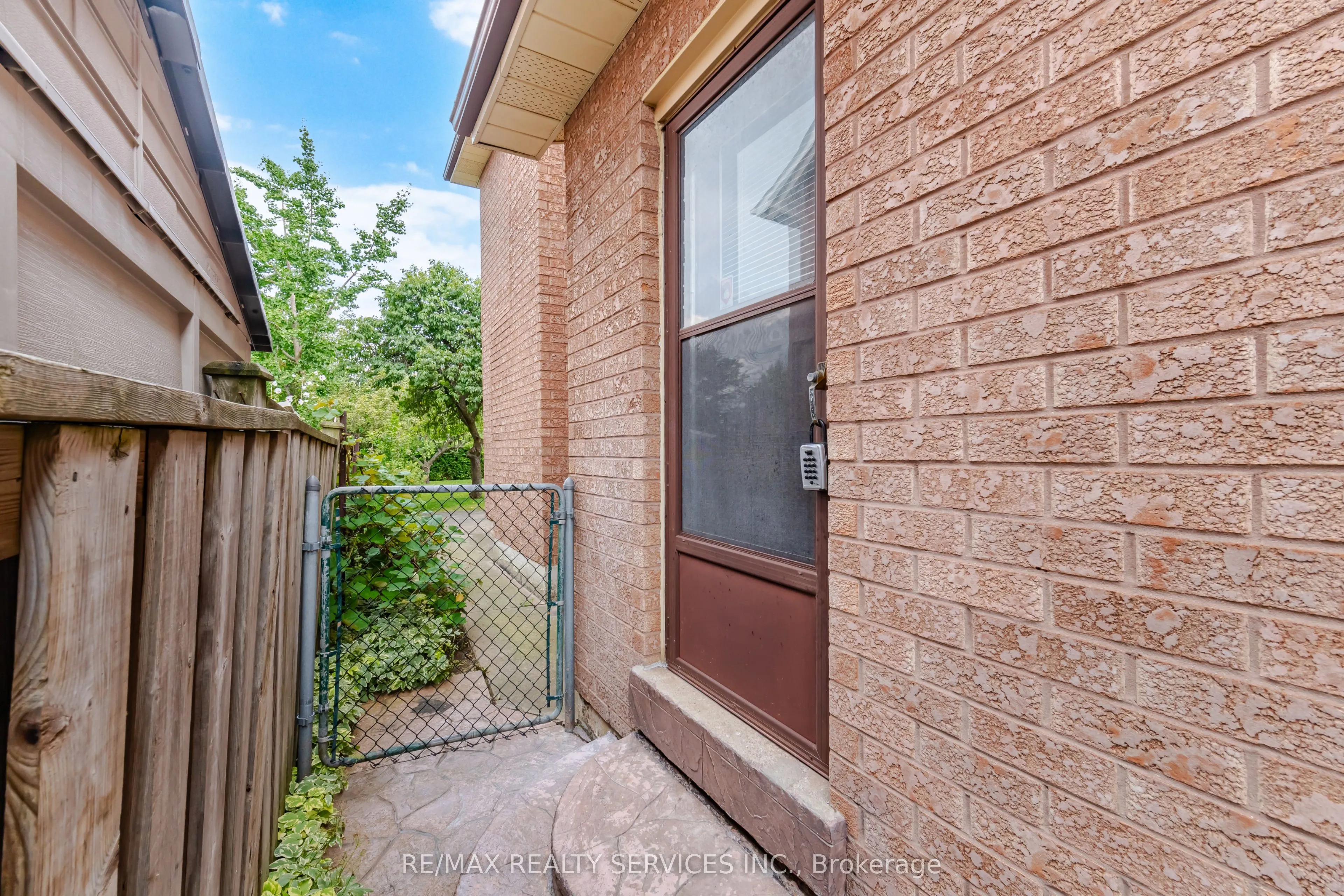 49 Turtlecreek Boulevard