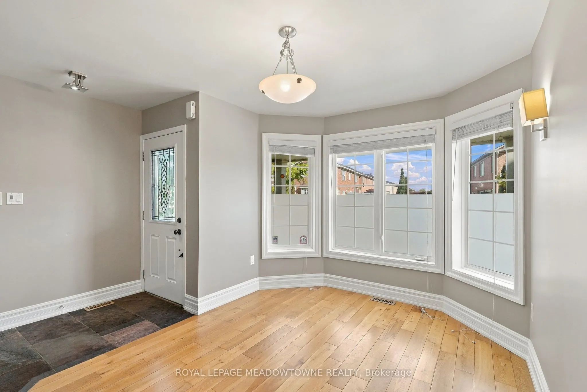 844 Luxton Drive