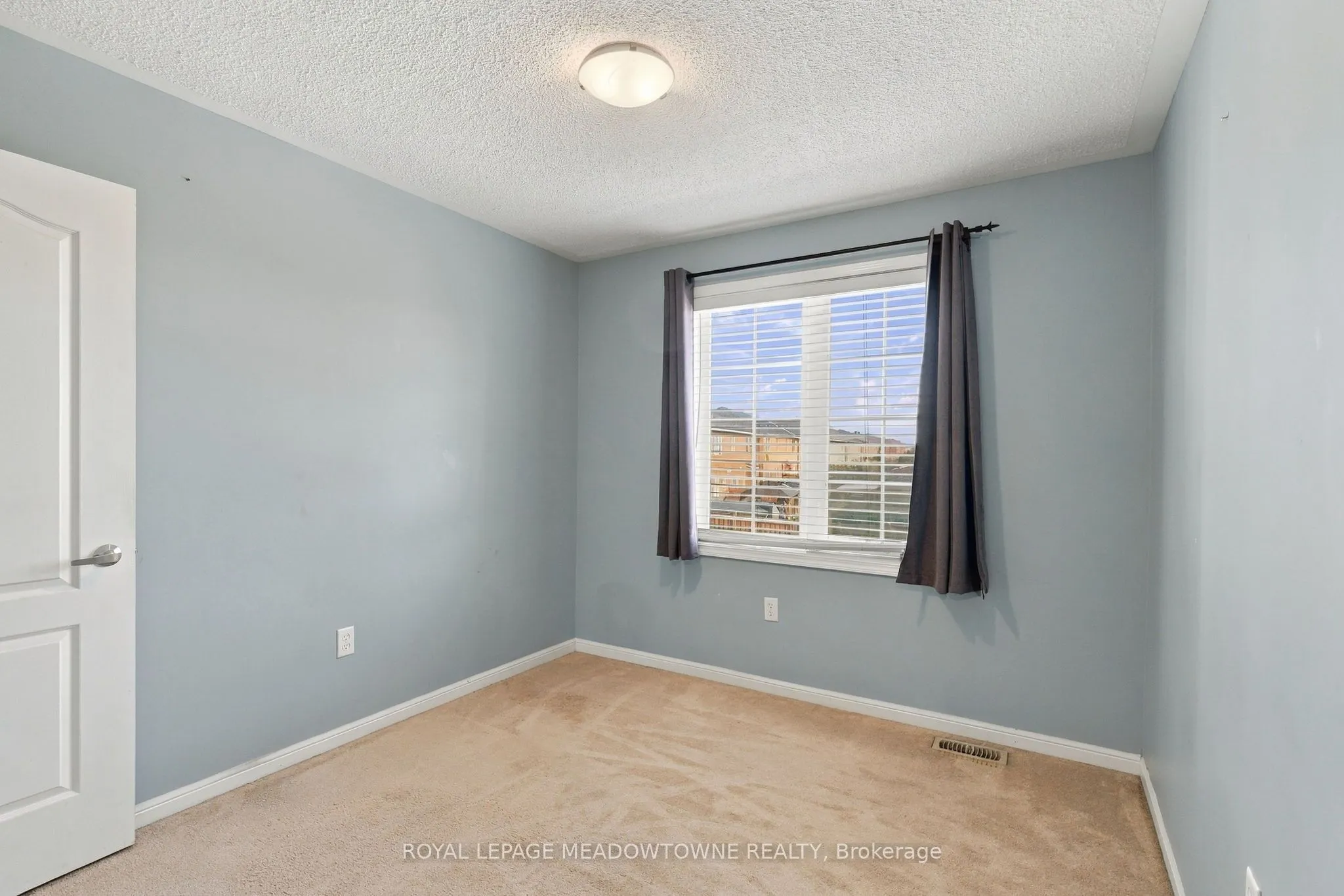 844 Luxton Drive
