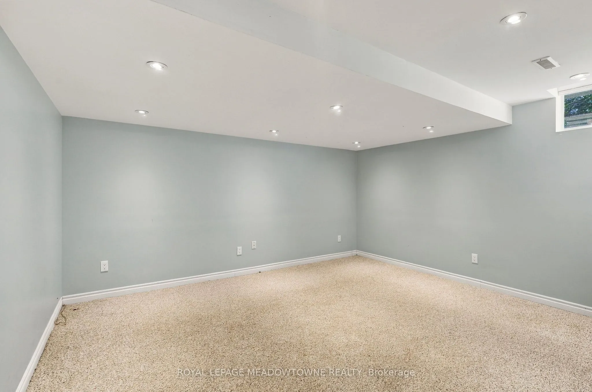 844 Luxton Drive