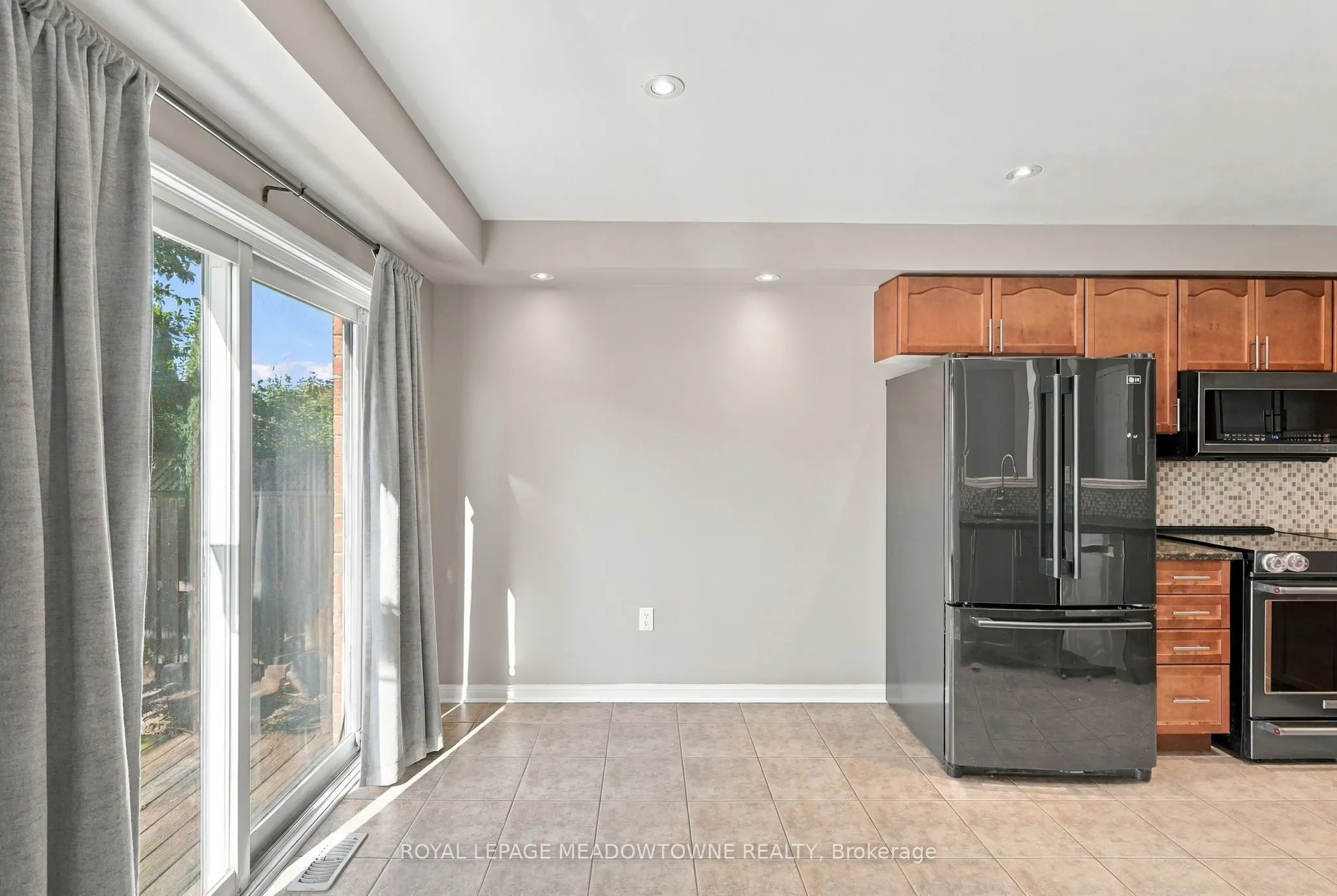 844 Luxton Drive