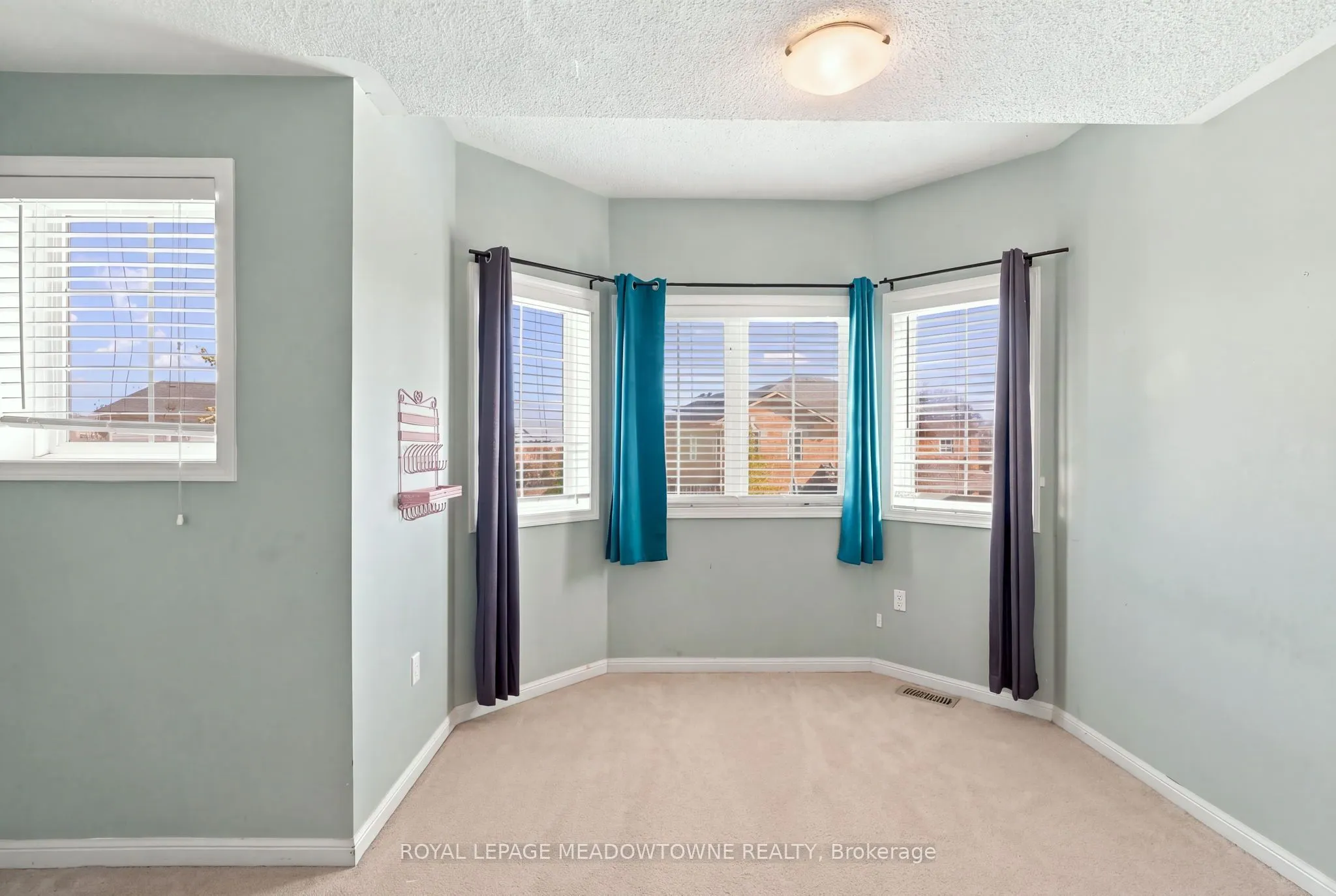 844 Luxton Drive